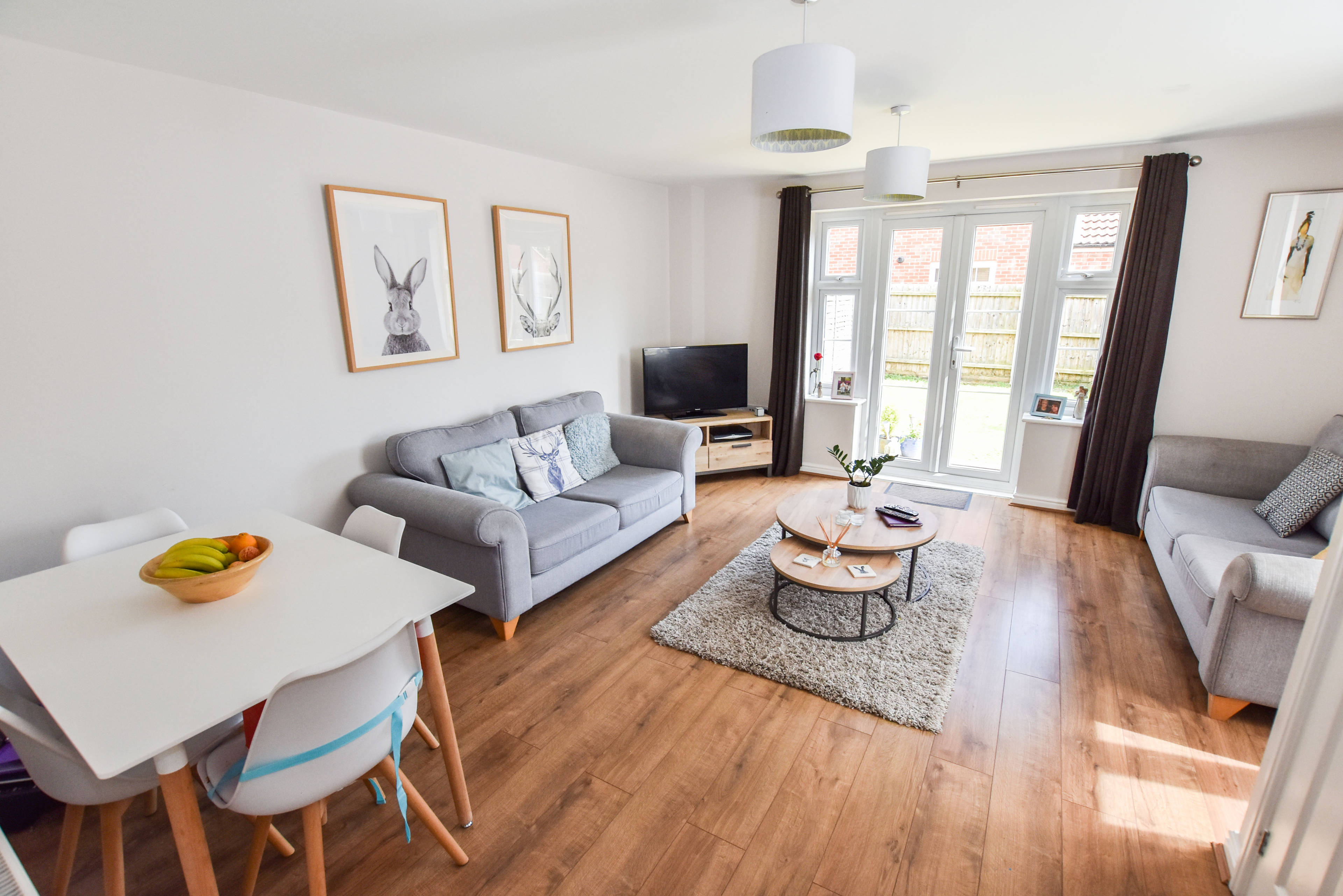 Lounge/Dining Room