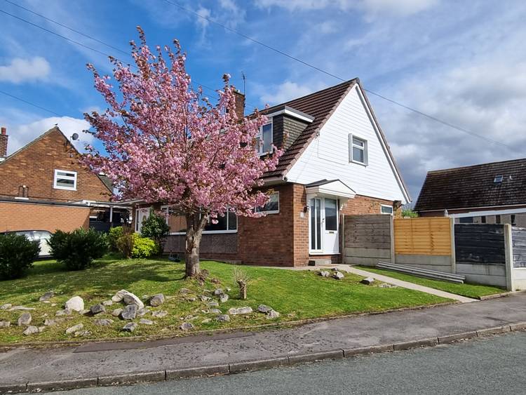 3 bedroom semi-detached house