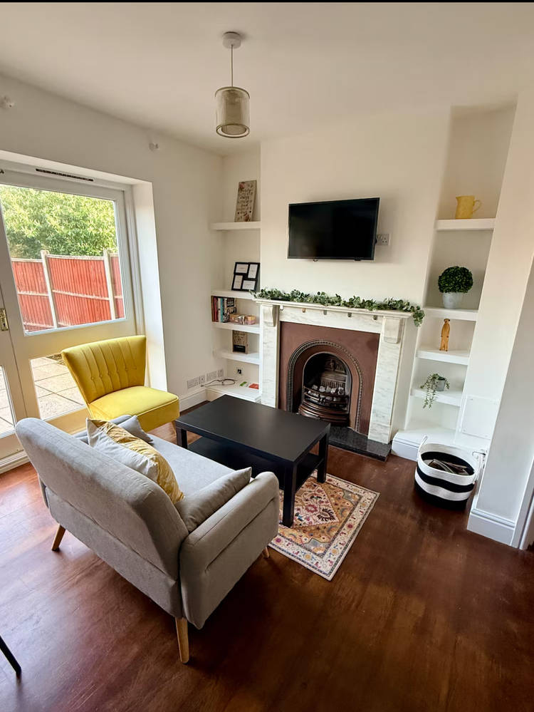 2 bedroom ground floor maisonette