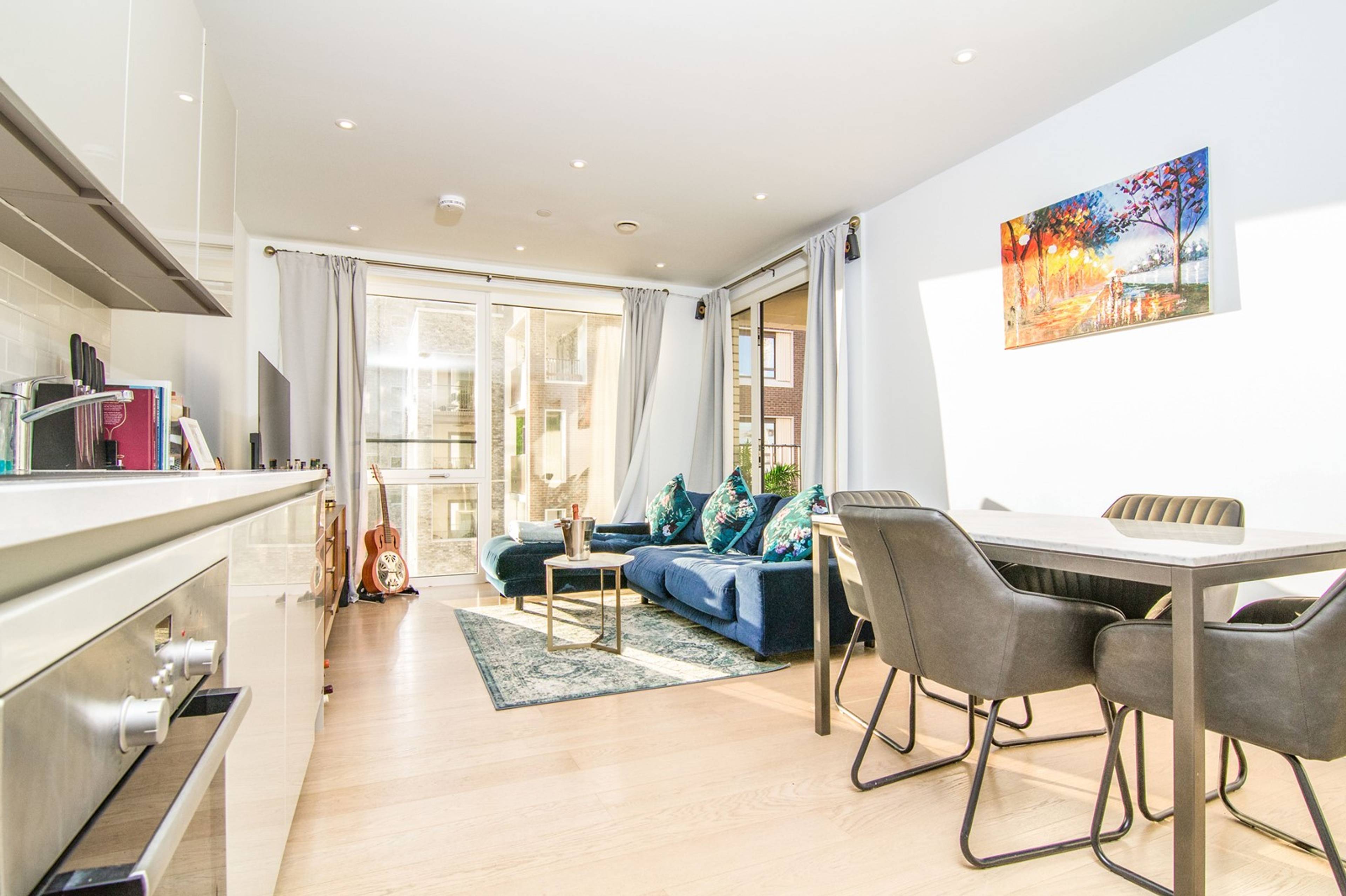 Lounge/Dining Room