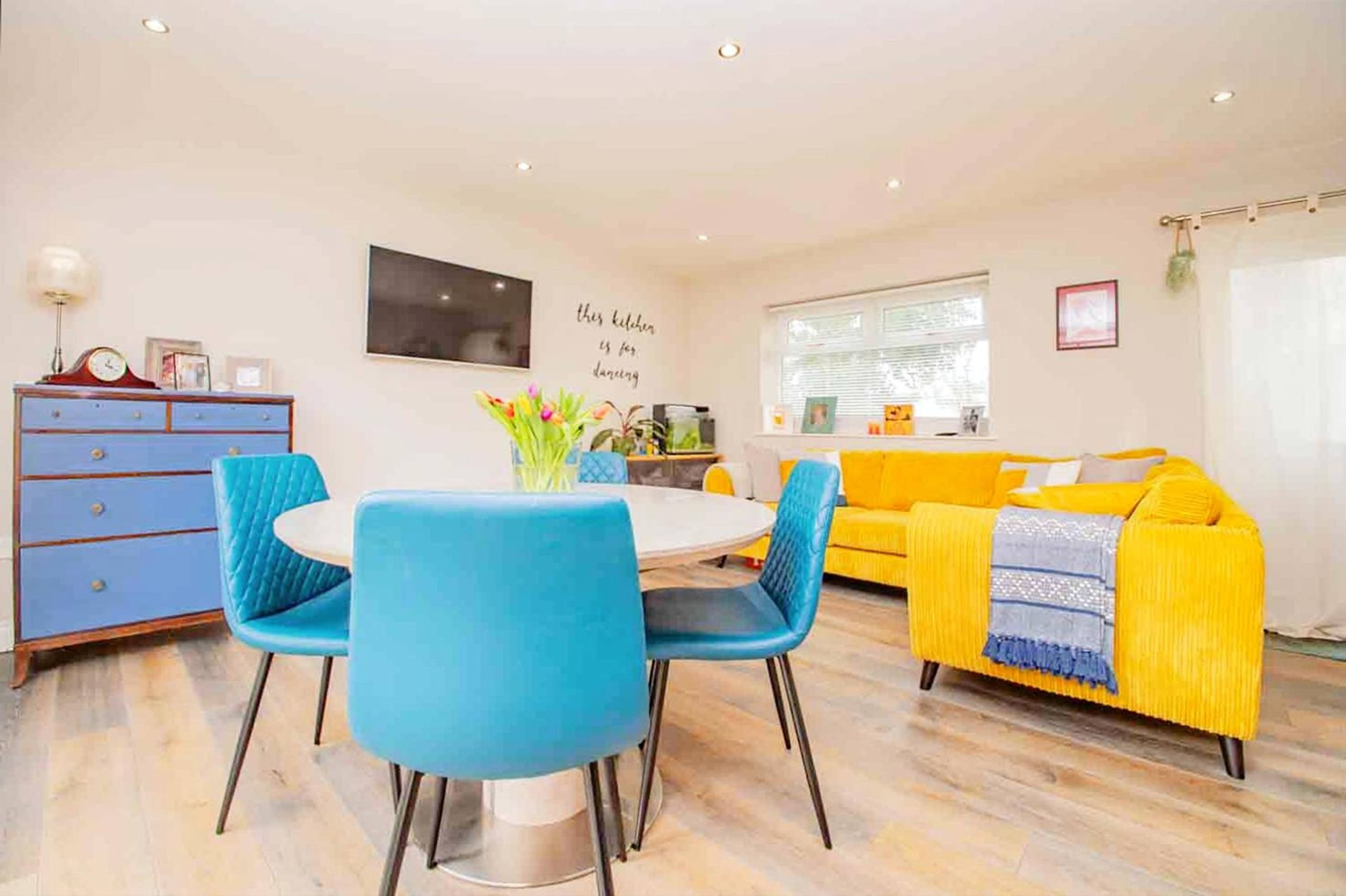 Breakfast Room