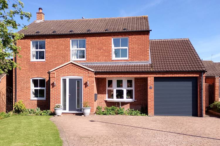4 bedroom detached house