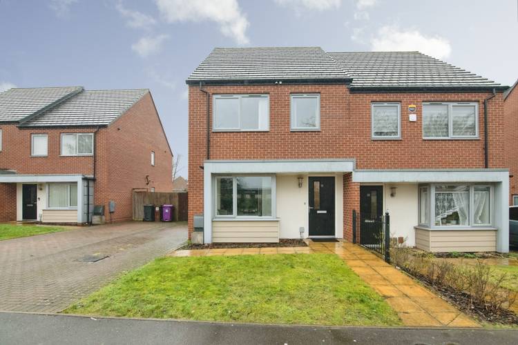 3 bedroom semi-detached house