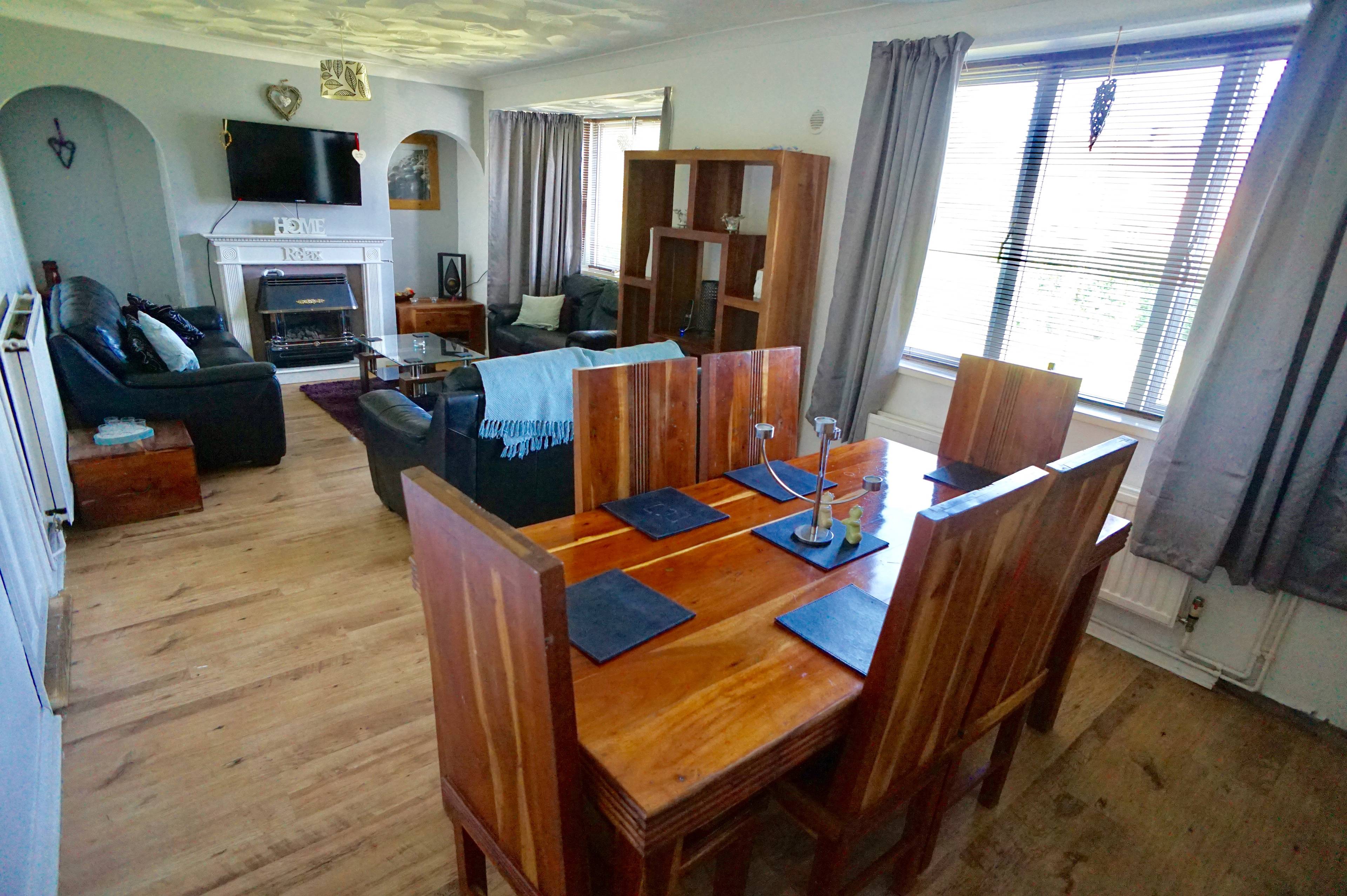 Lounge/Dining Room