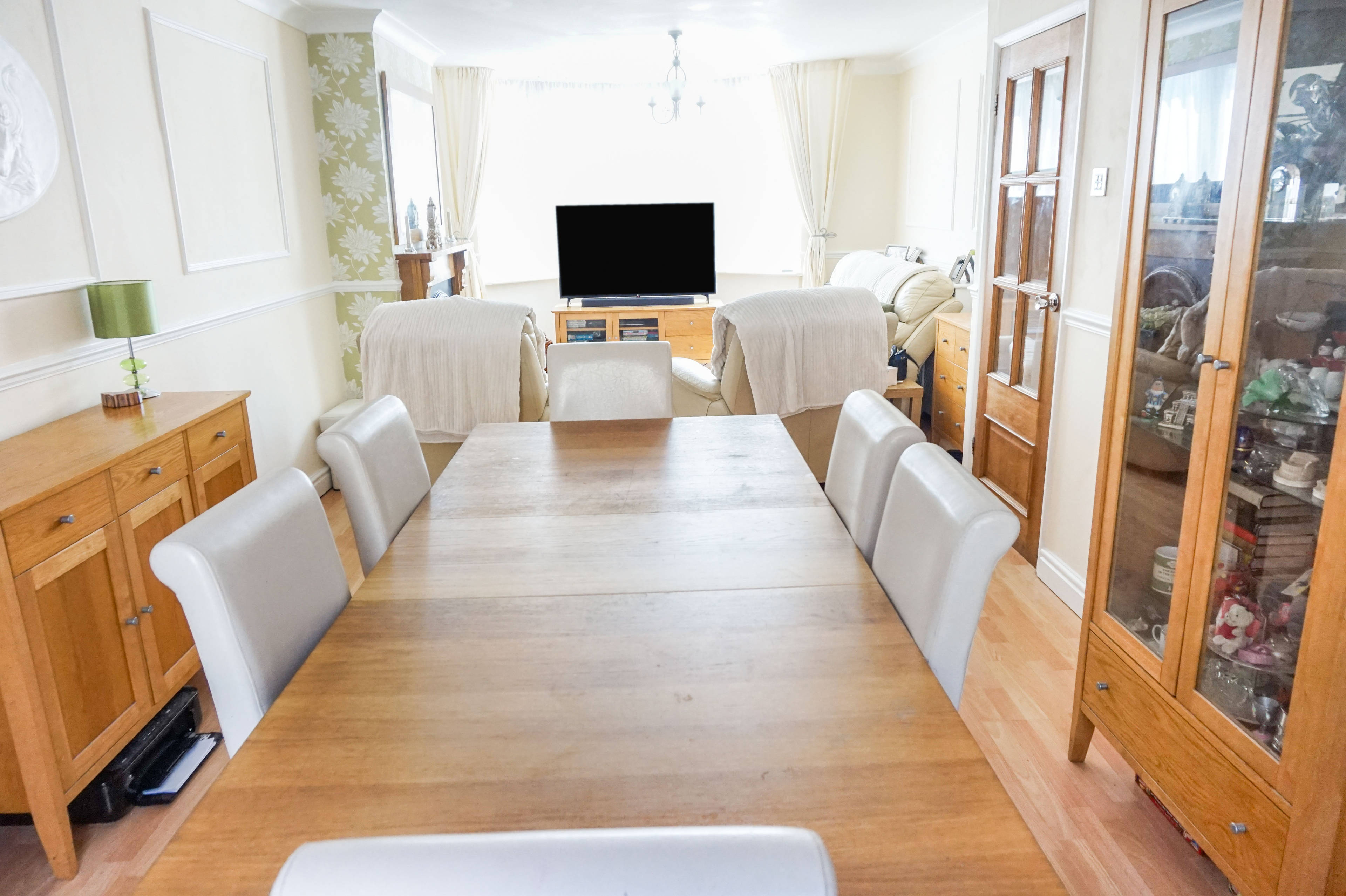 Lounge/Dining Room