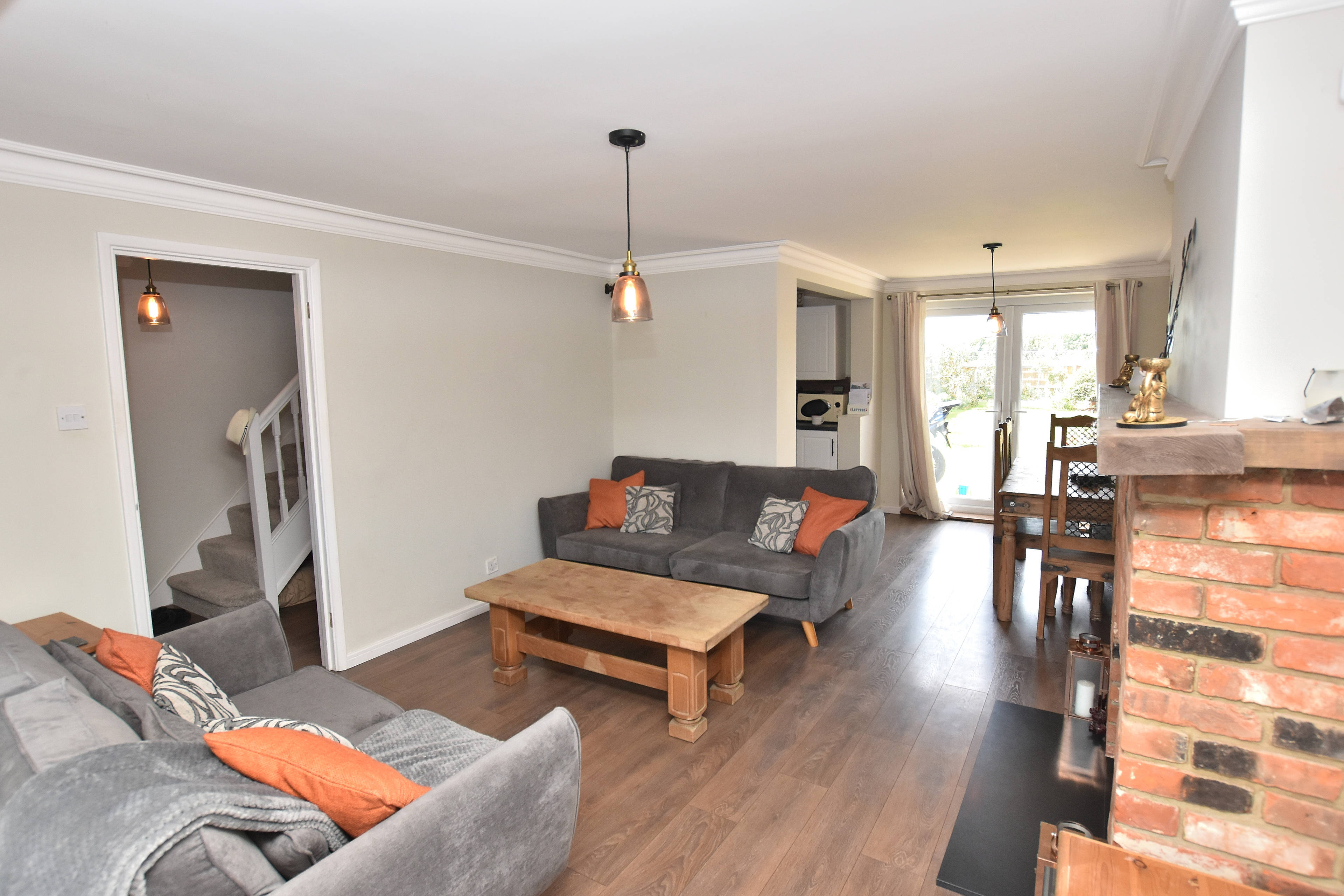 Lounge/Dining Room