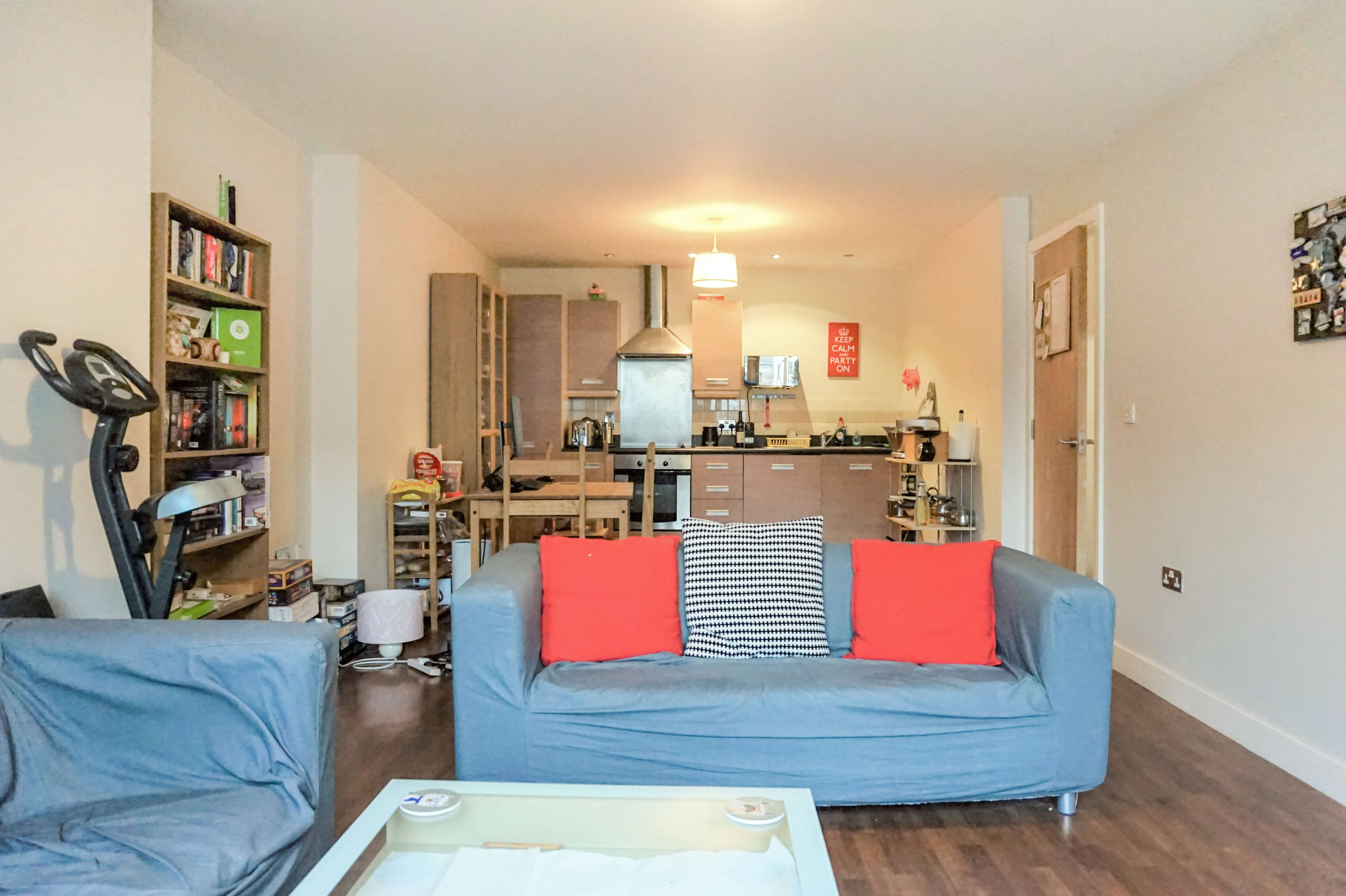 Lounge / Kitchen