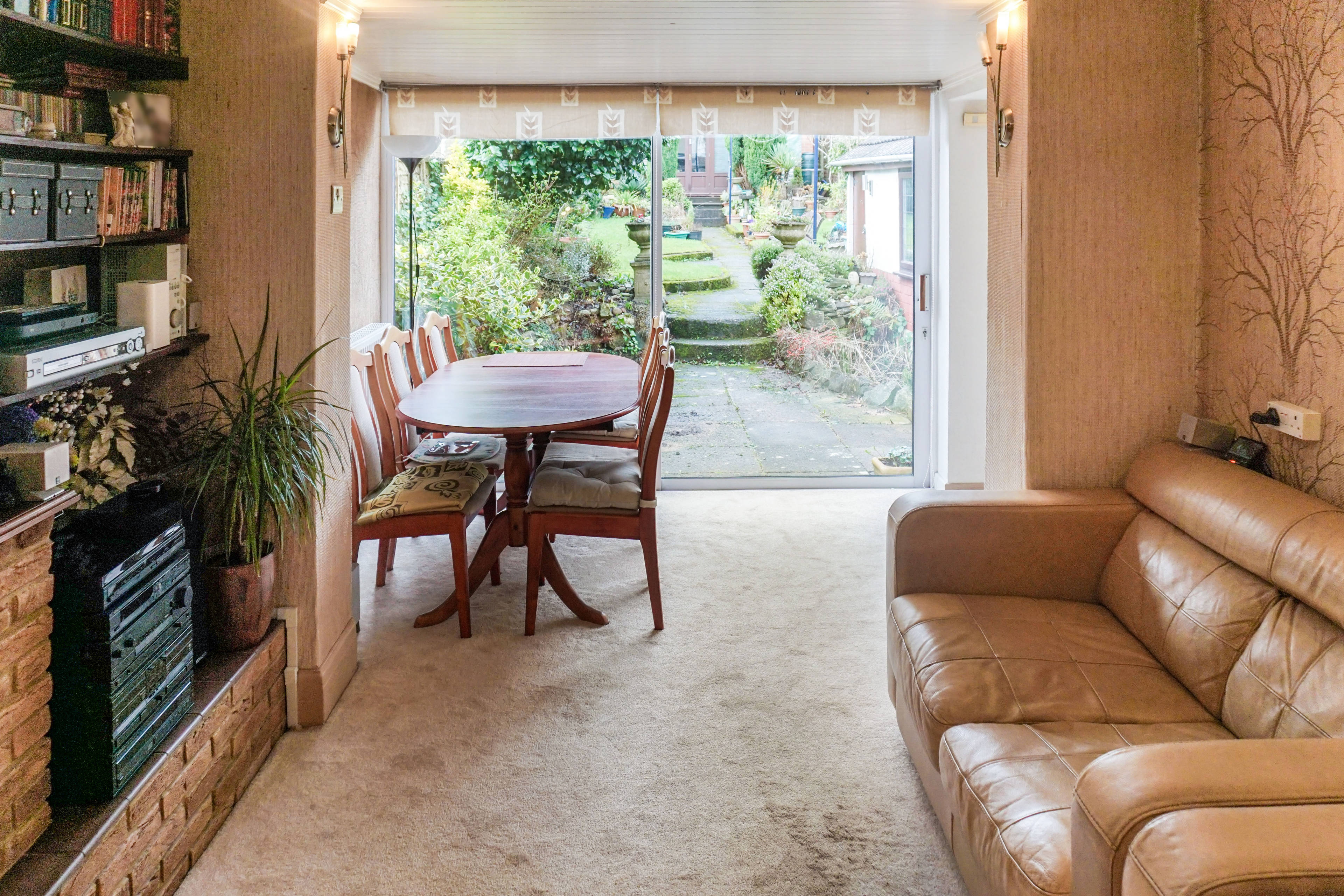 Lounge/Dining Room