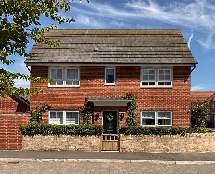 3 bedroom detached house