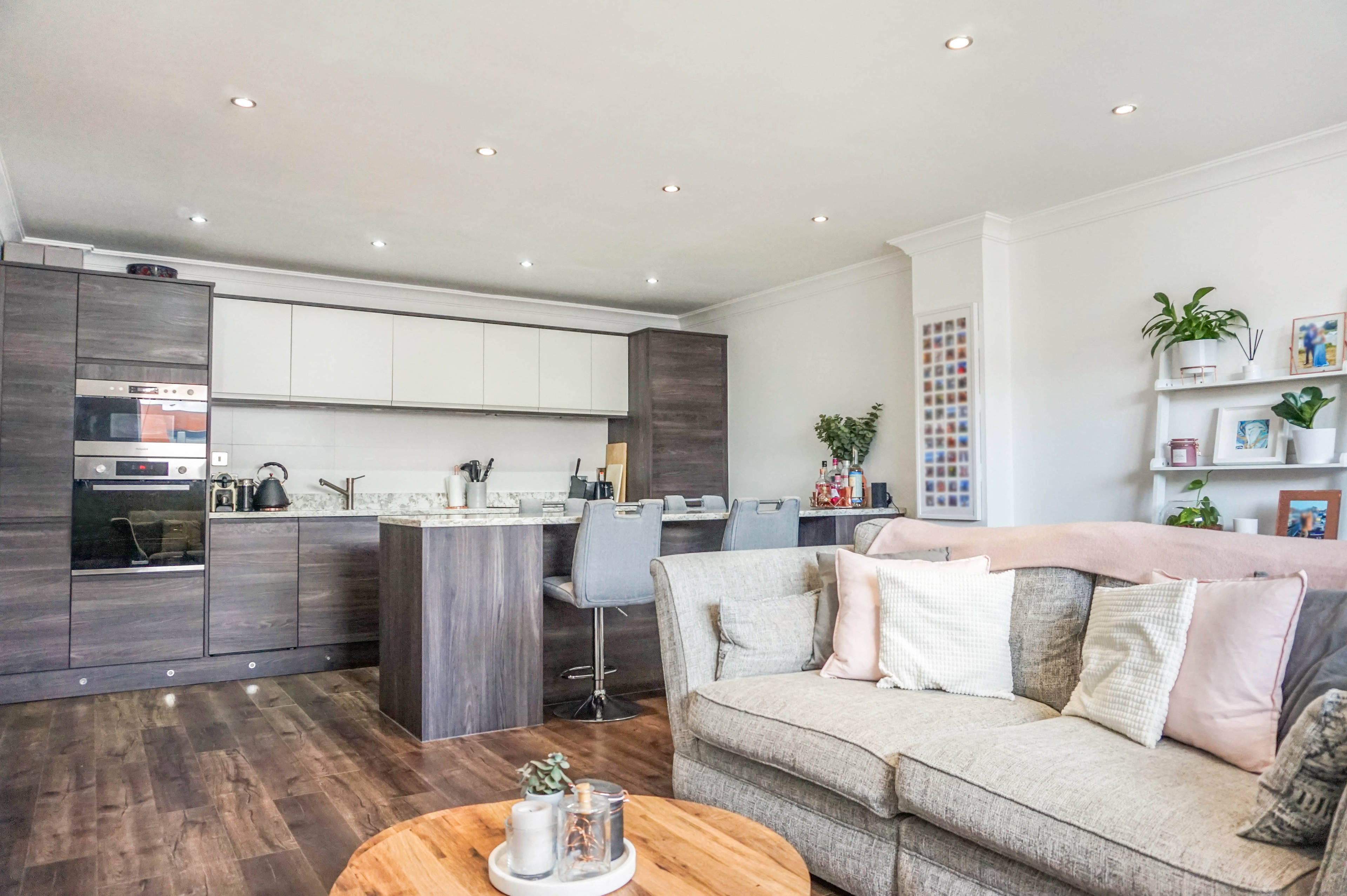 Lounge / Kitchen