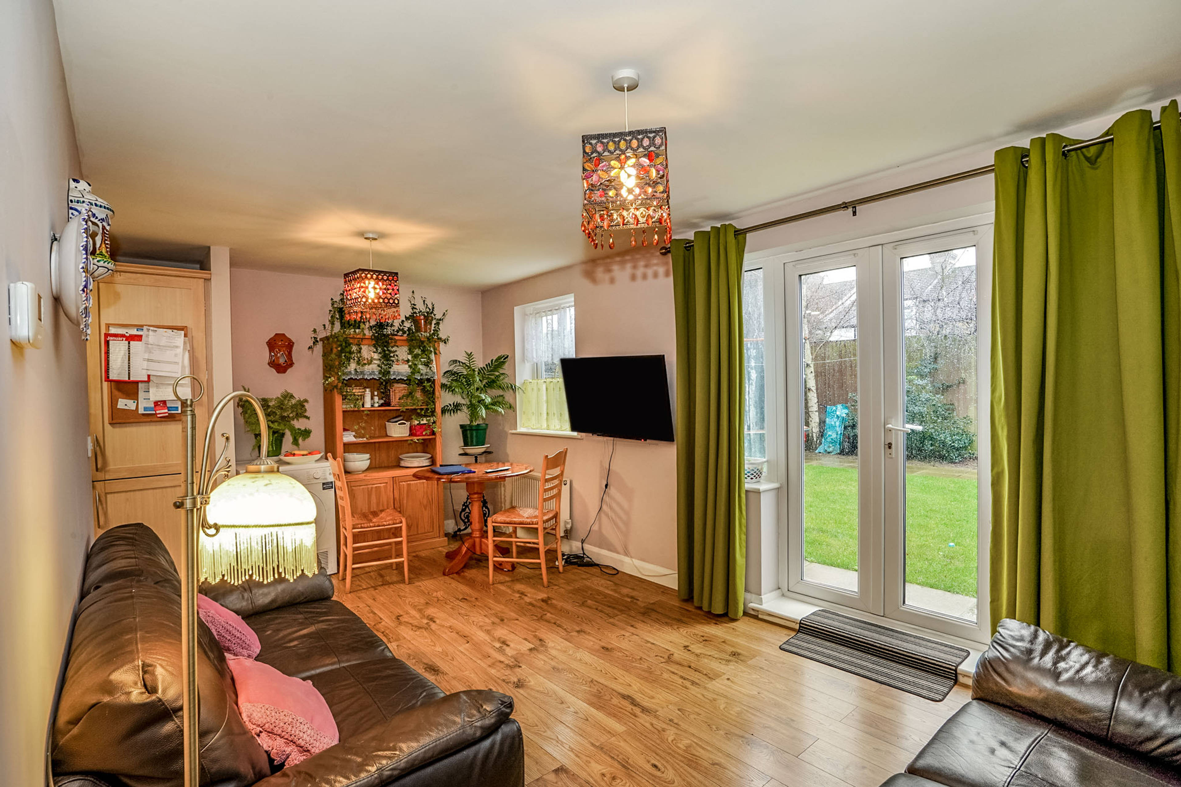 Lounge/Dining Room