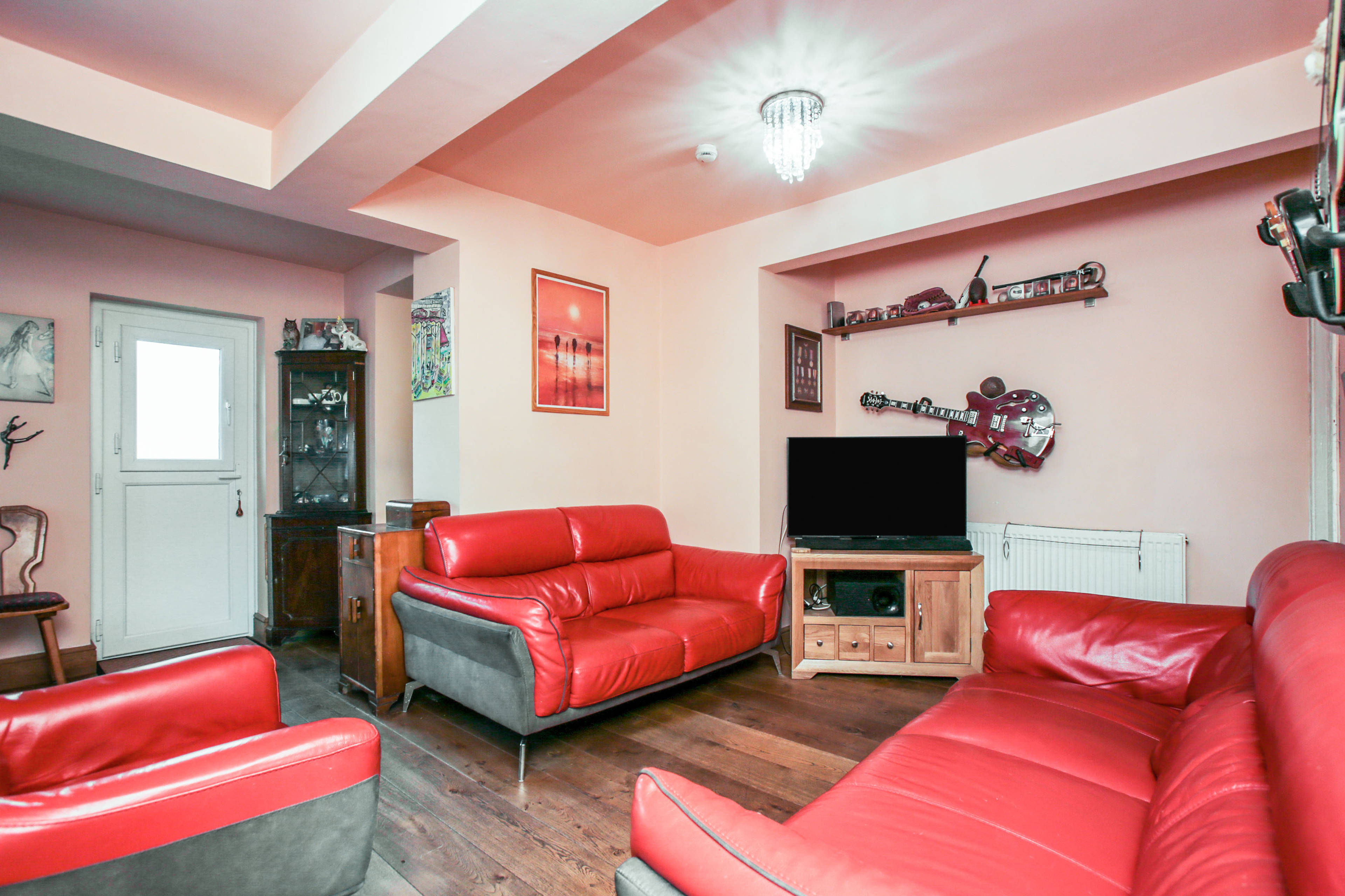 Lounge/Dining Room