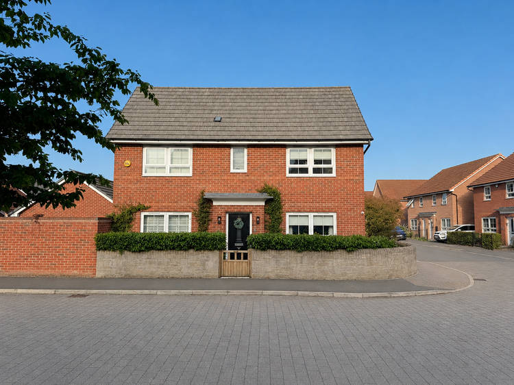 3 bedroom detached house