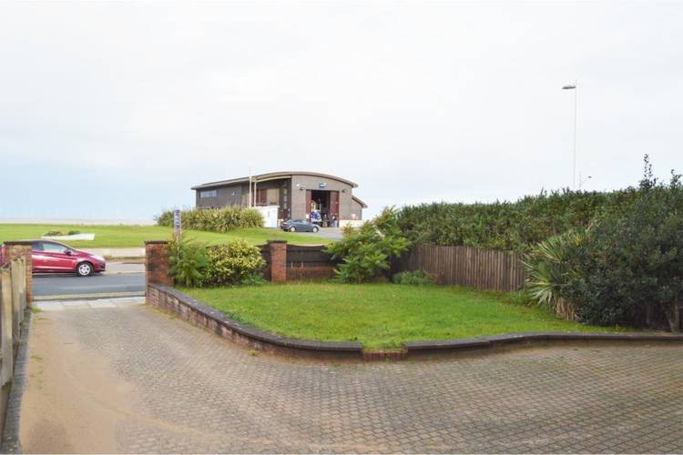 4 bedroom semi-detached house