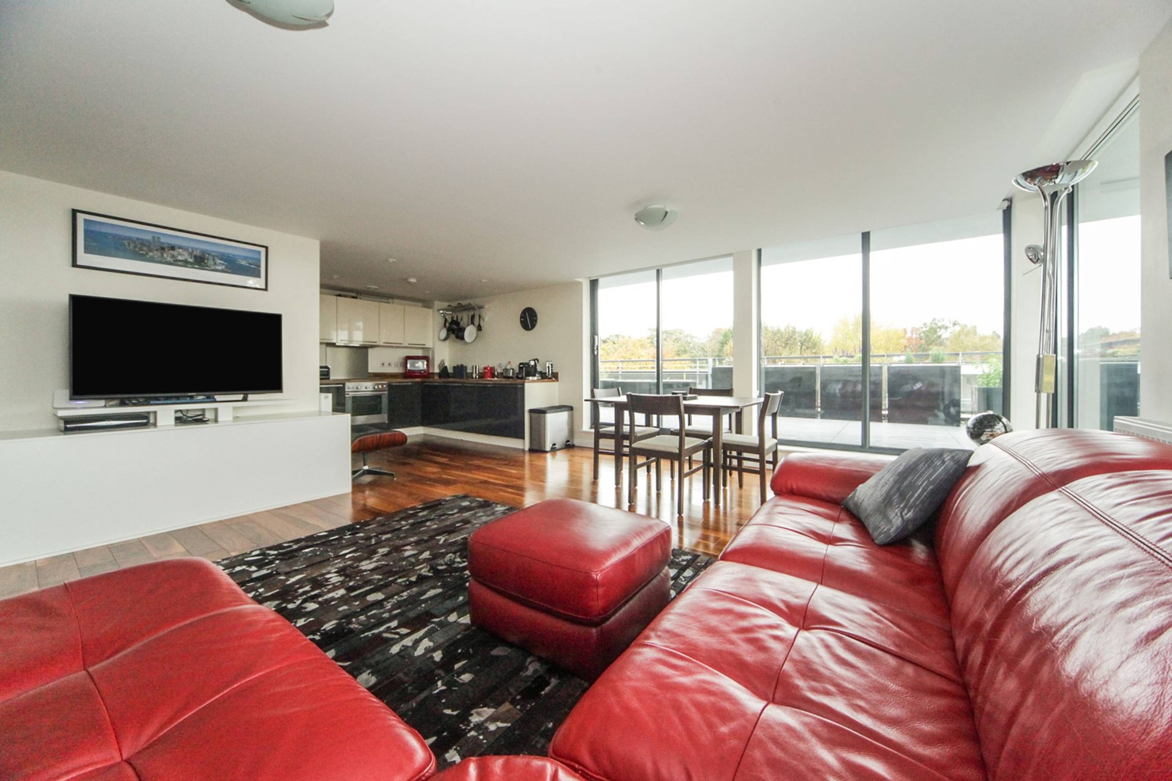 Lounge / Kitchen