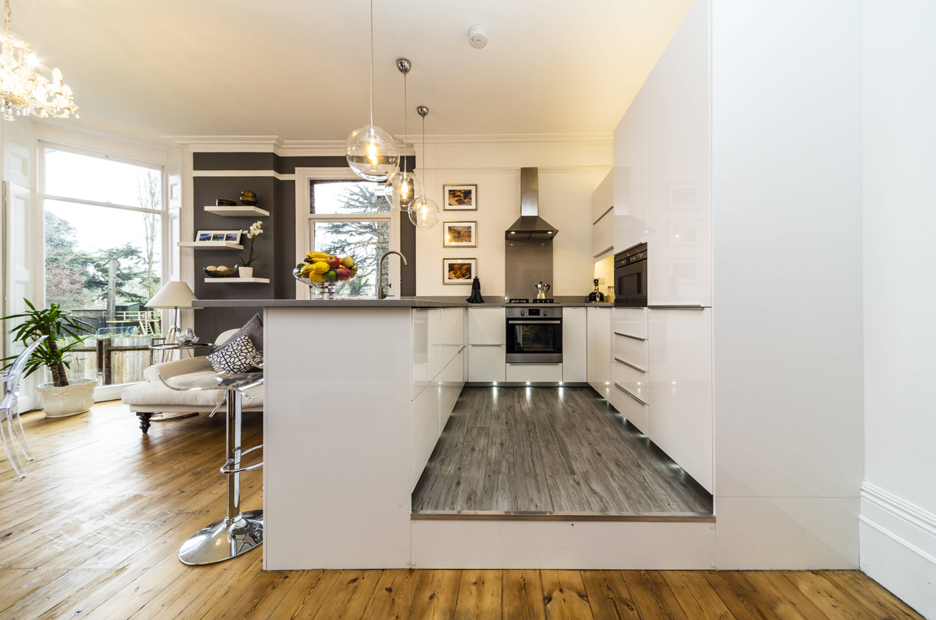 Lounge / Kitchen