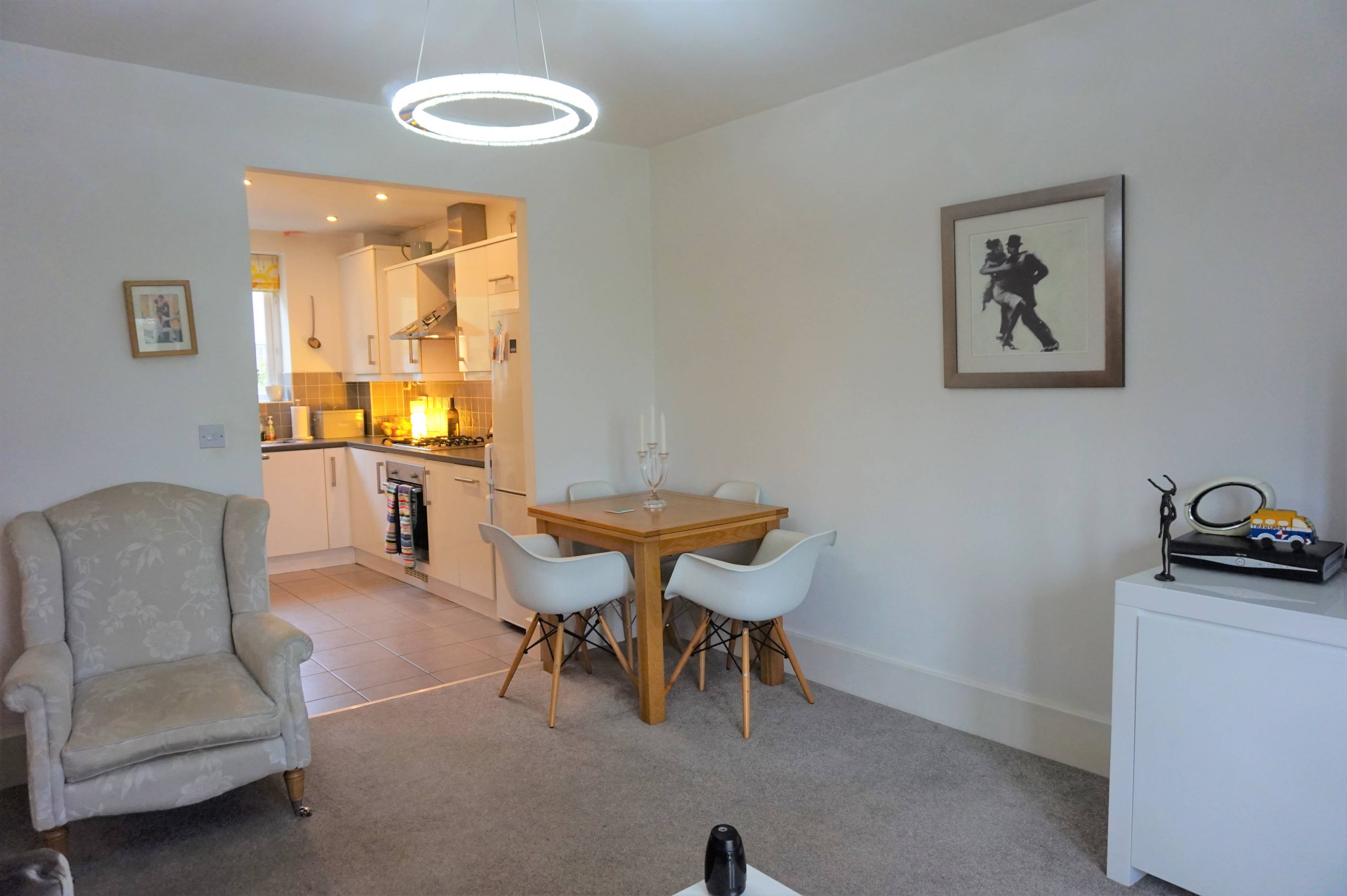 Lounge/Dining Room