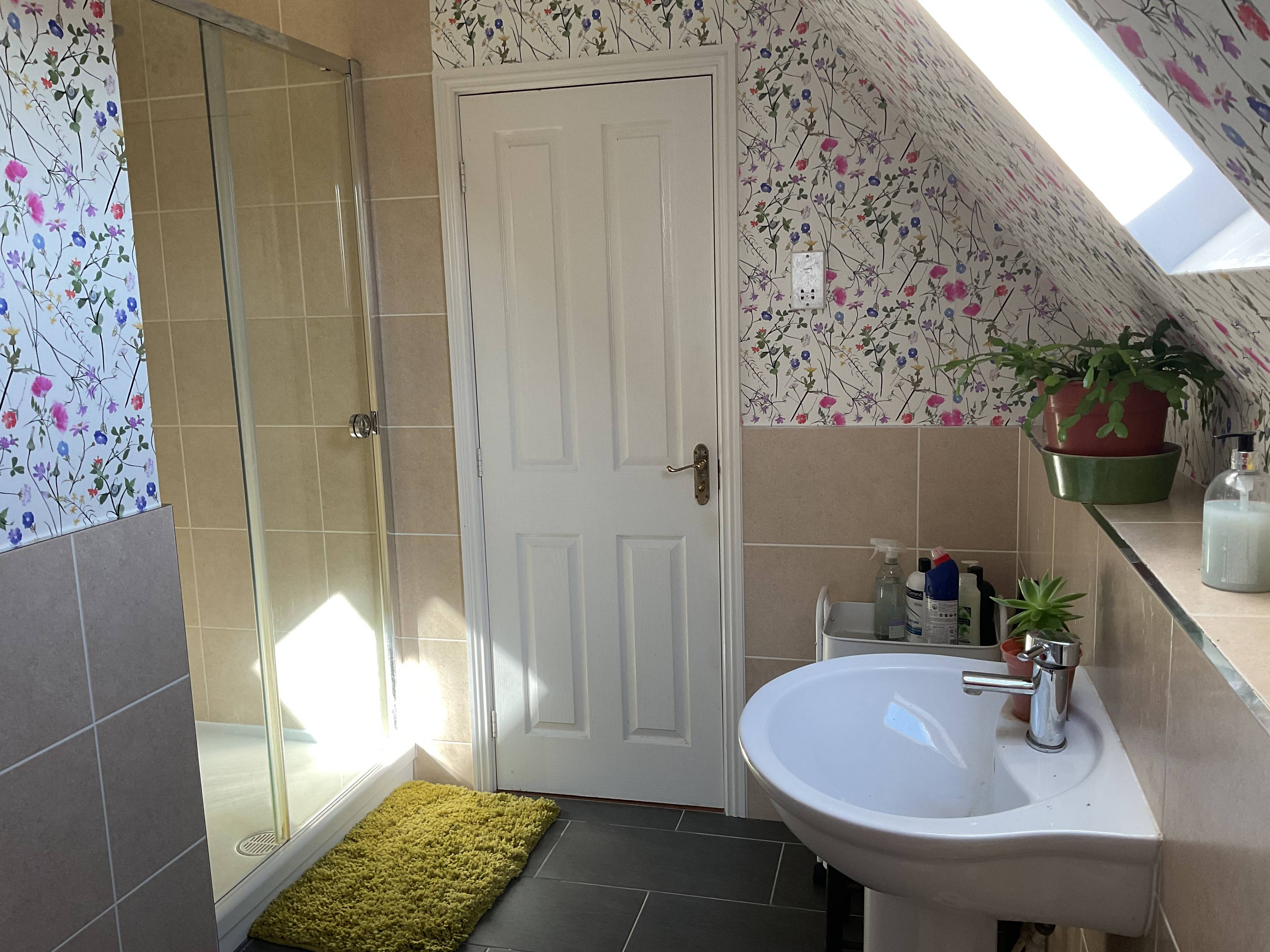 Jack & Jill En-suite