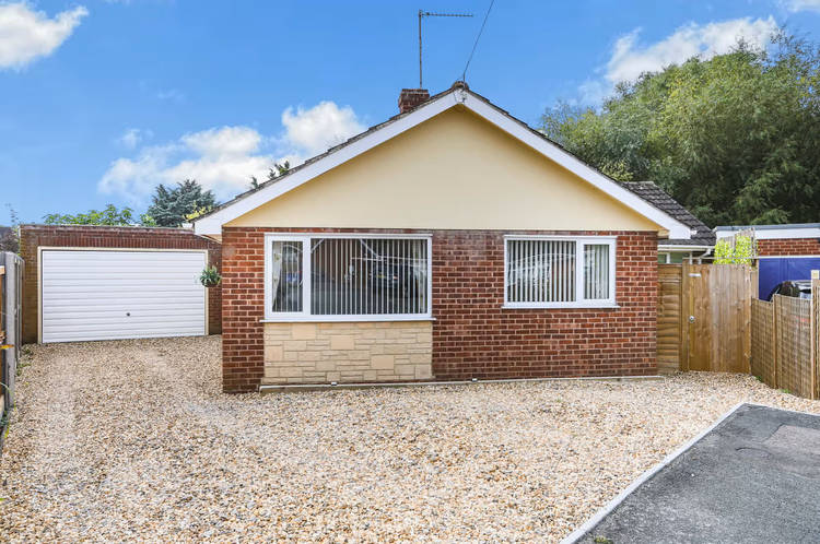 3 bedroom detached bungalow