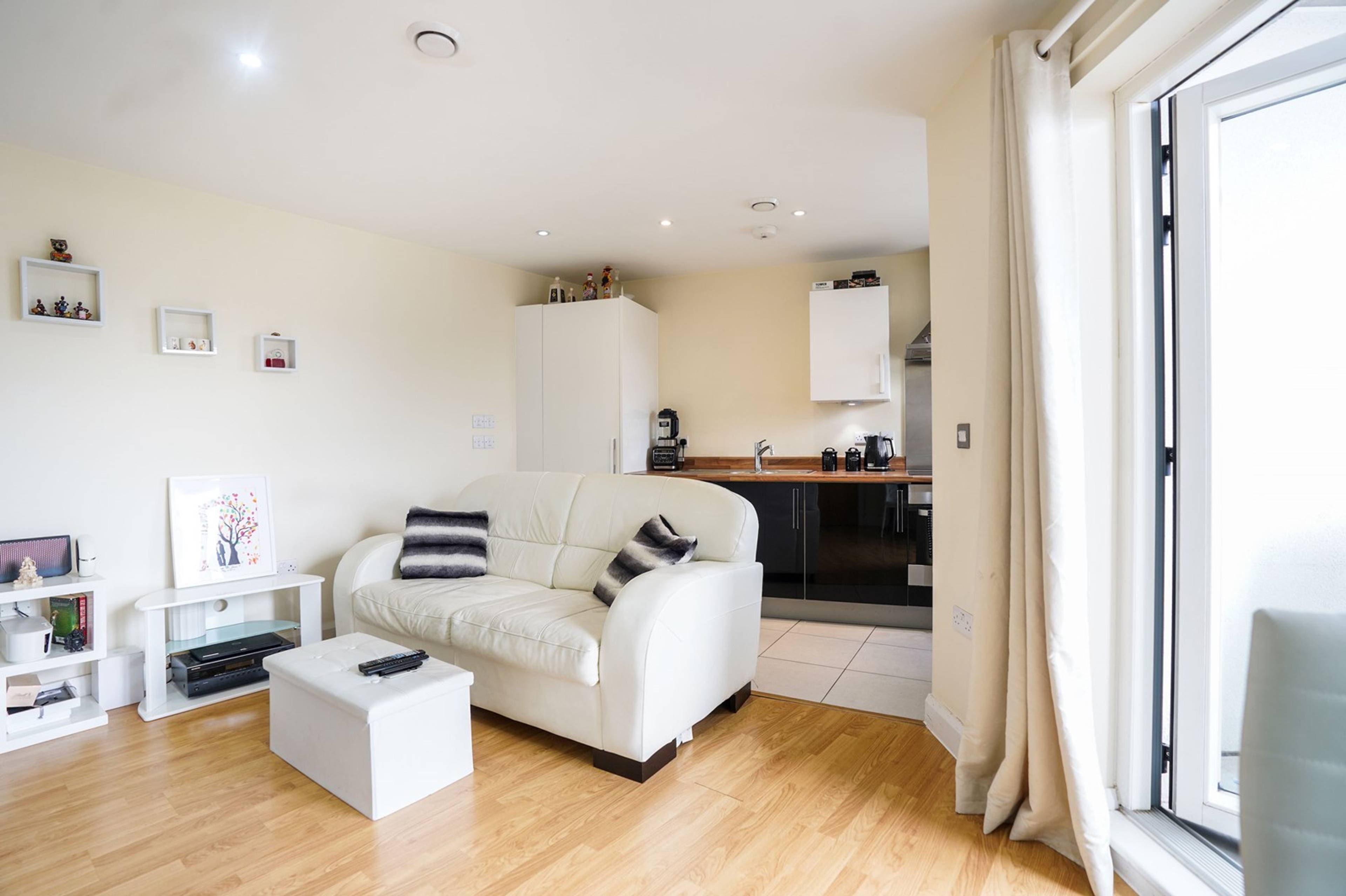Lounge / Kitchen