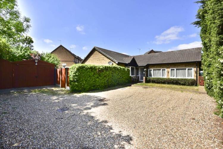 3 bedroom detached bungalow