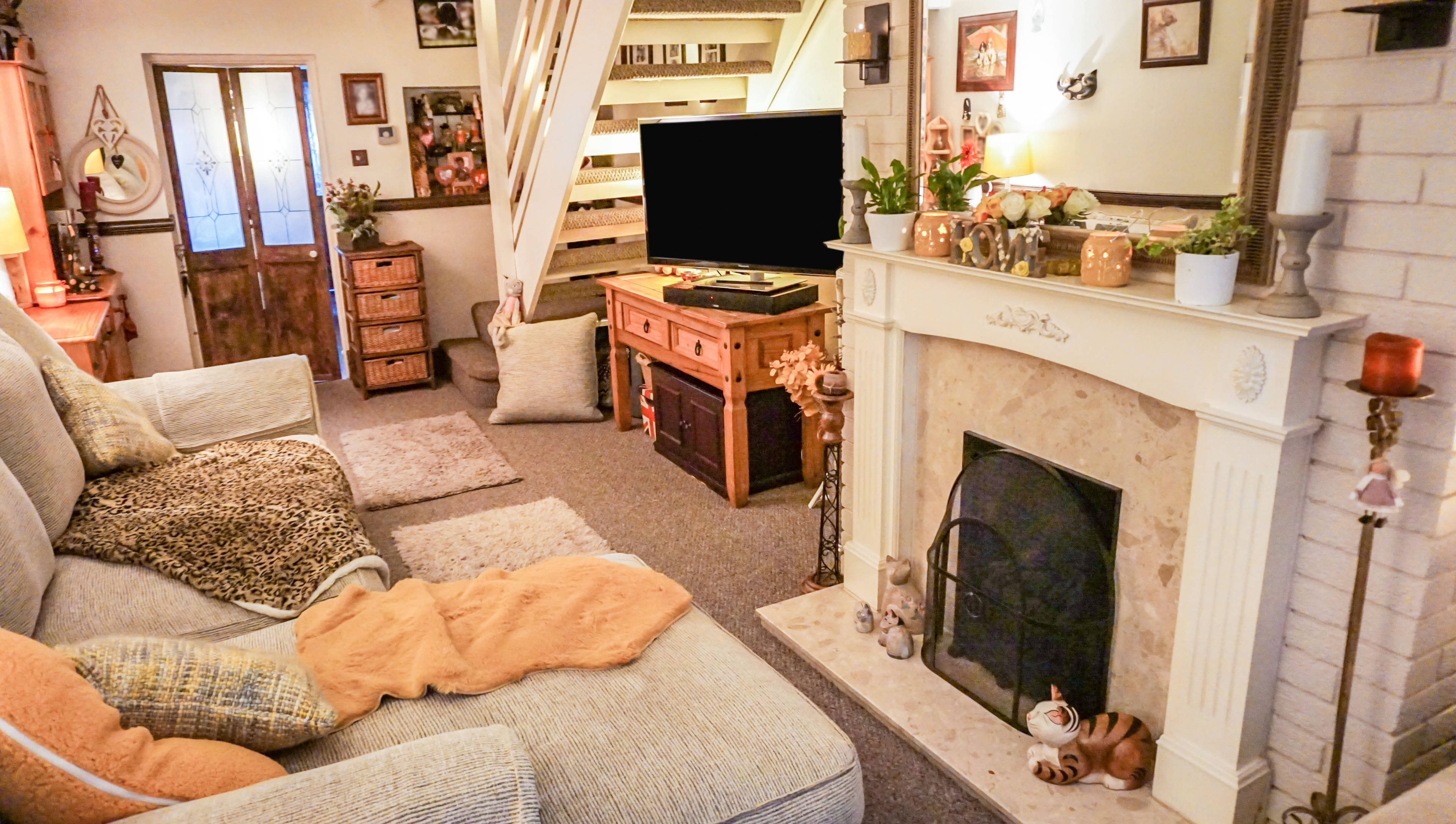 Lounge/Dining Room
