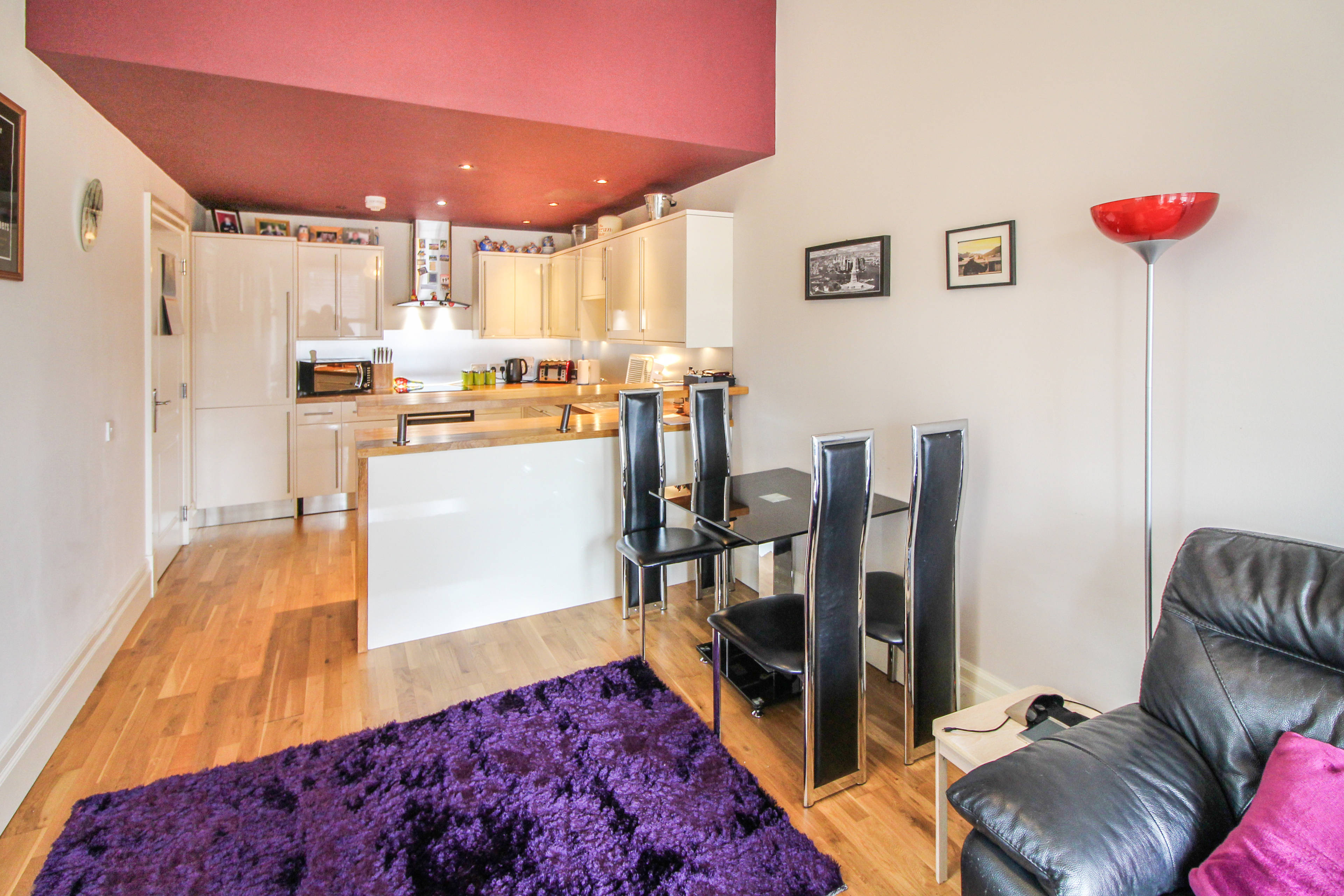 Lounge/Dining Room