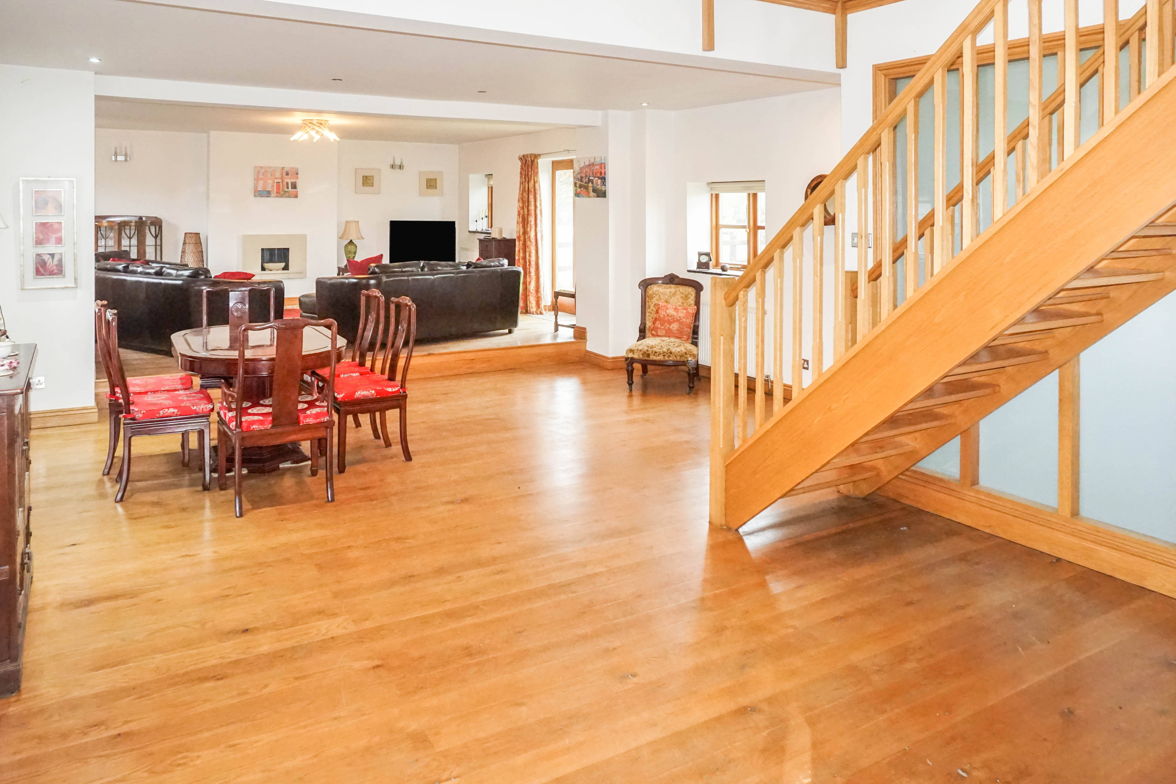 Lounge/Dining Room