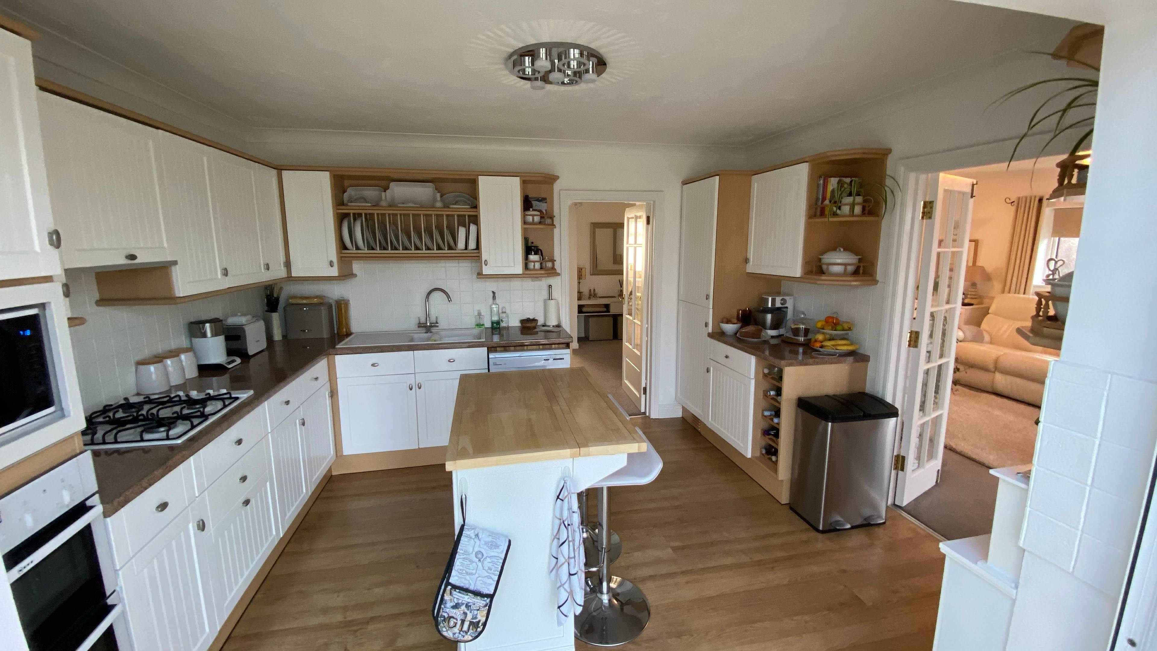Kitchen/Breakfast