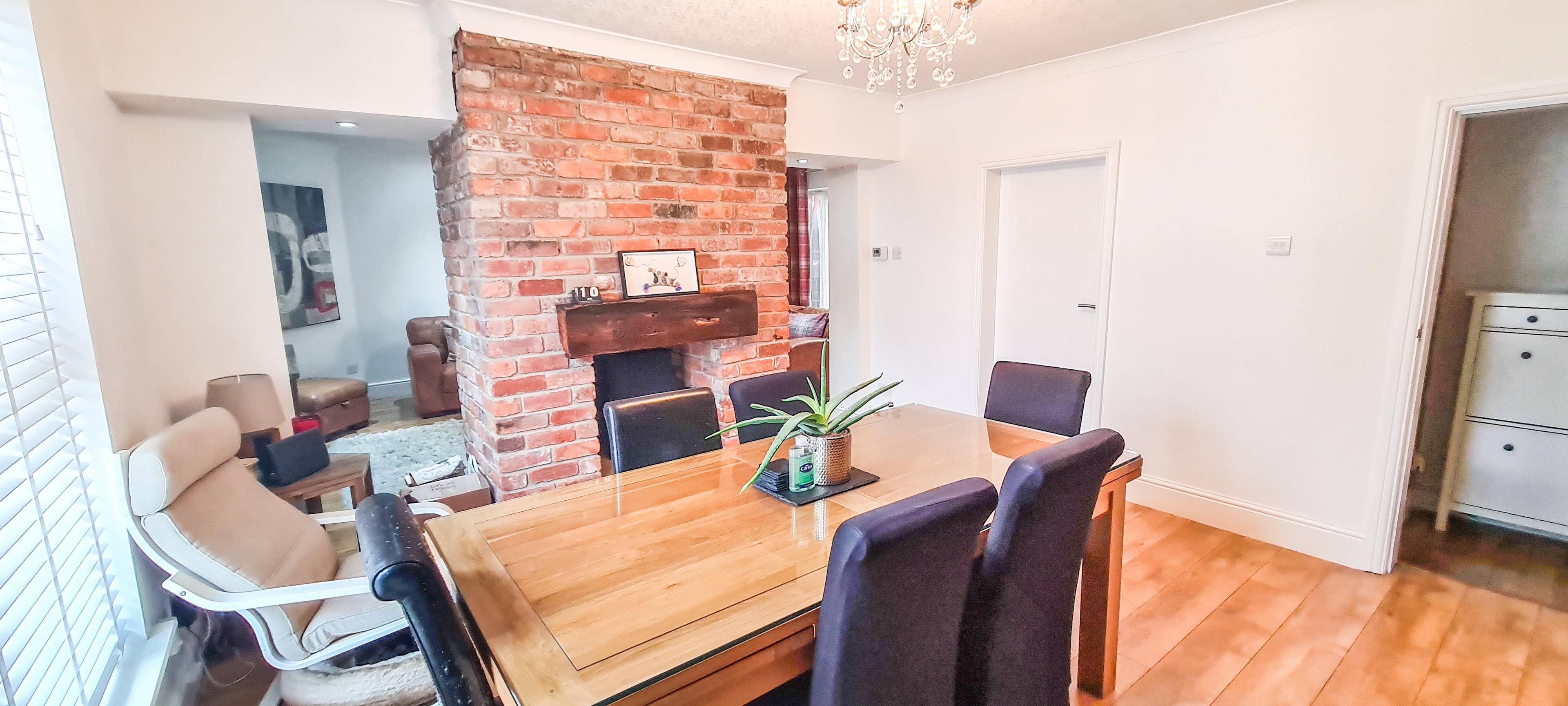 Lounge/Dining Room