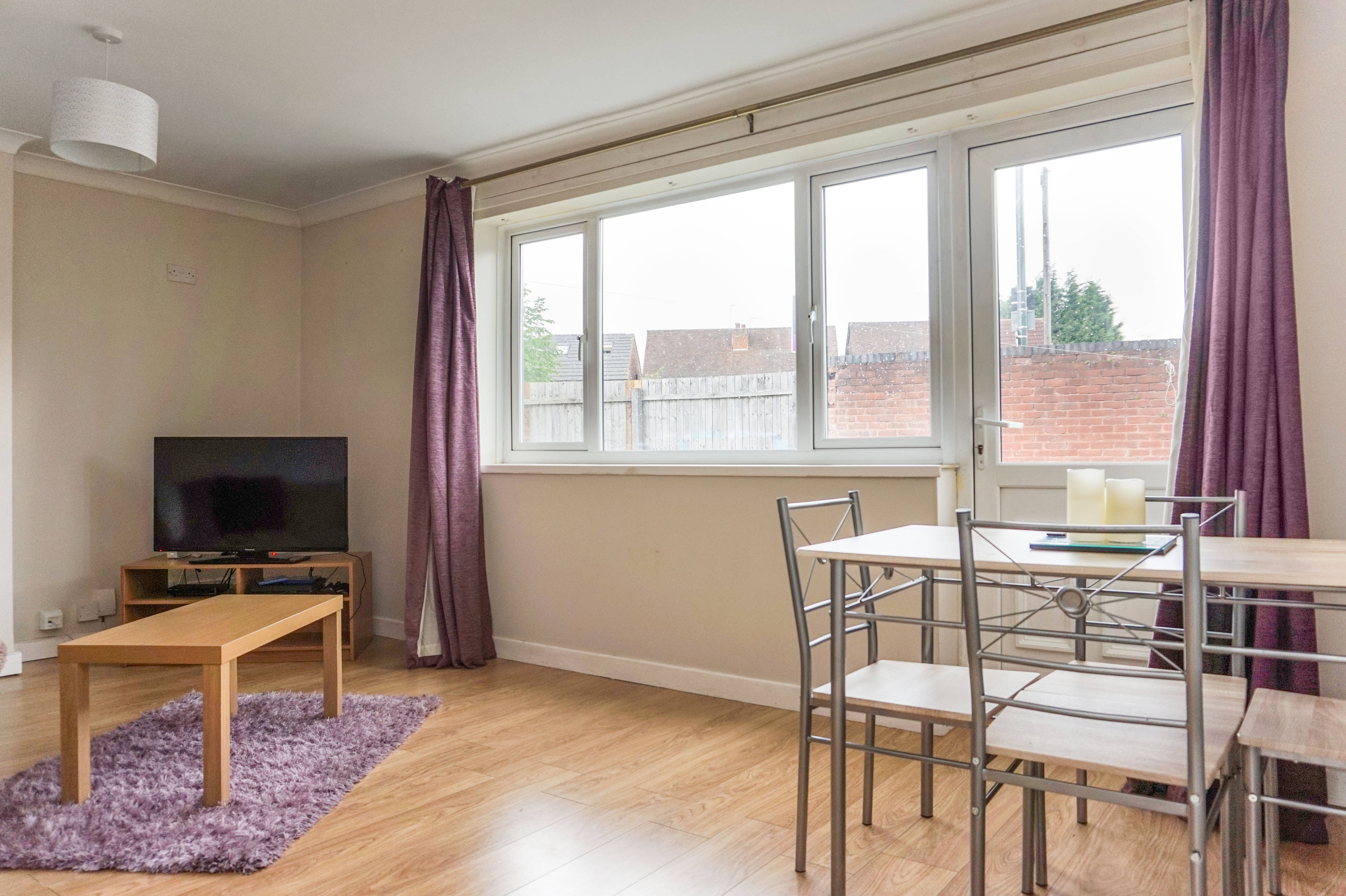 Lounge/Dining Room