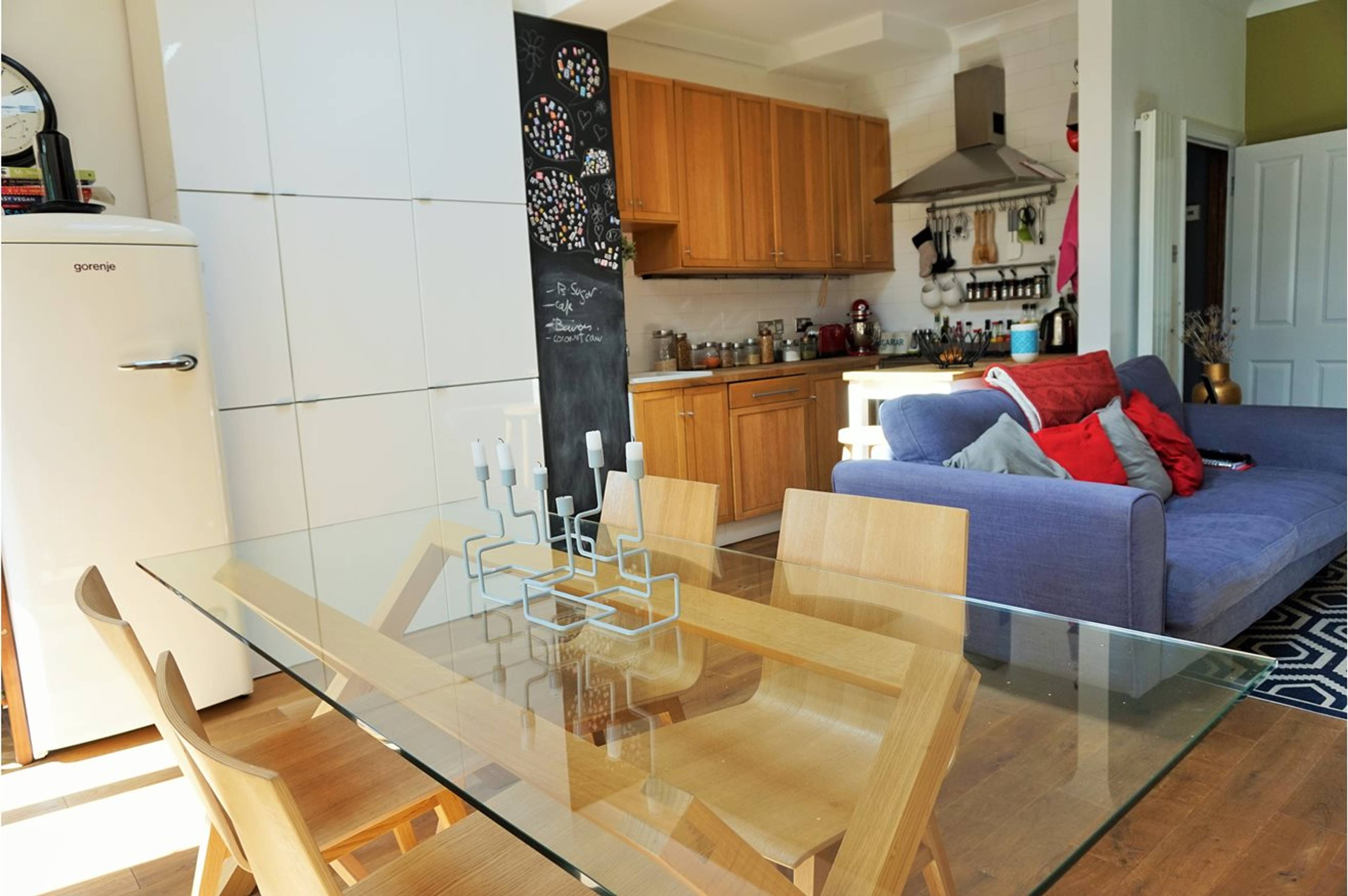 Lounge / Kitchen