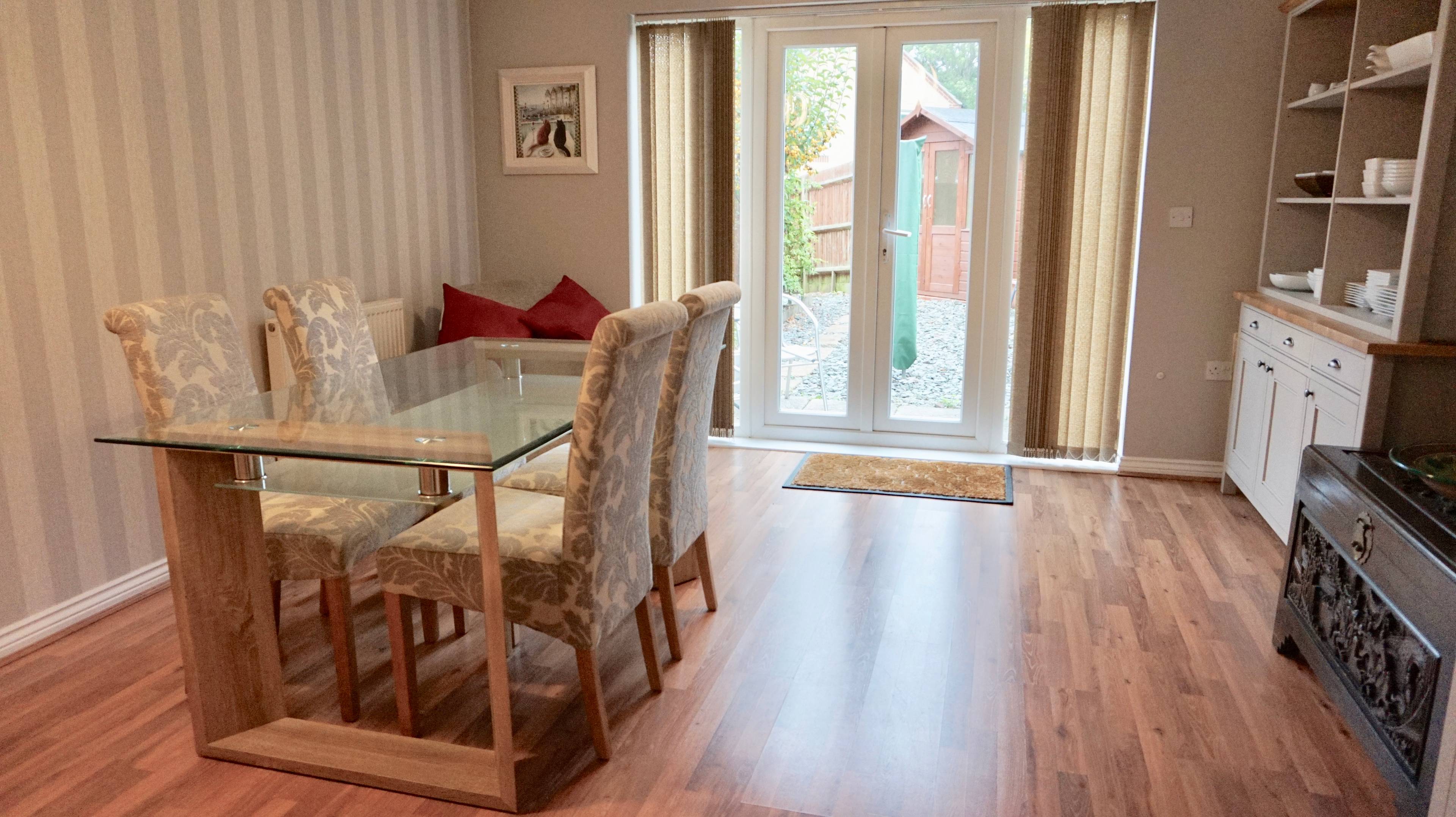 Lounge/Dining Room