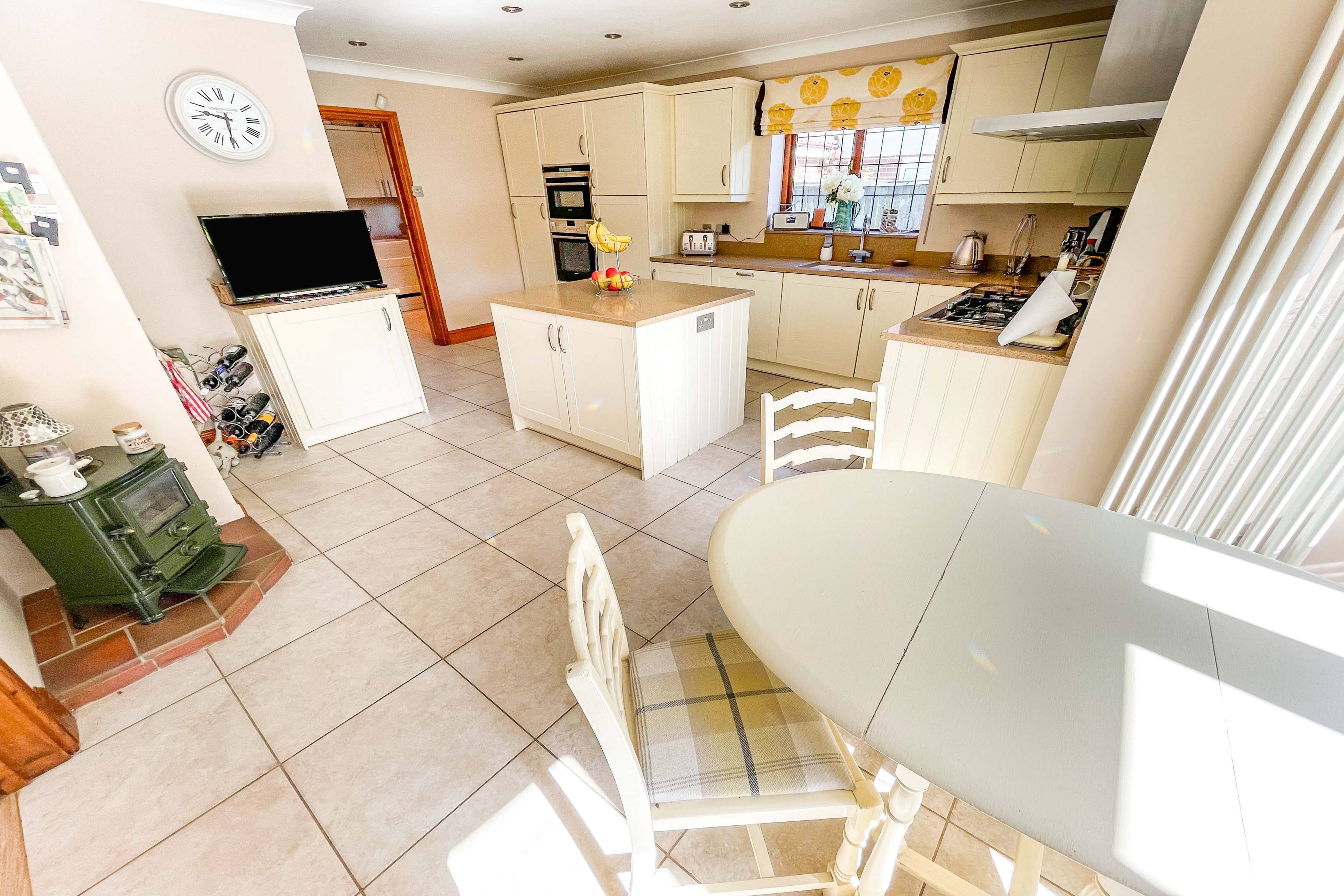 Kitchen/Breakfast