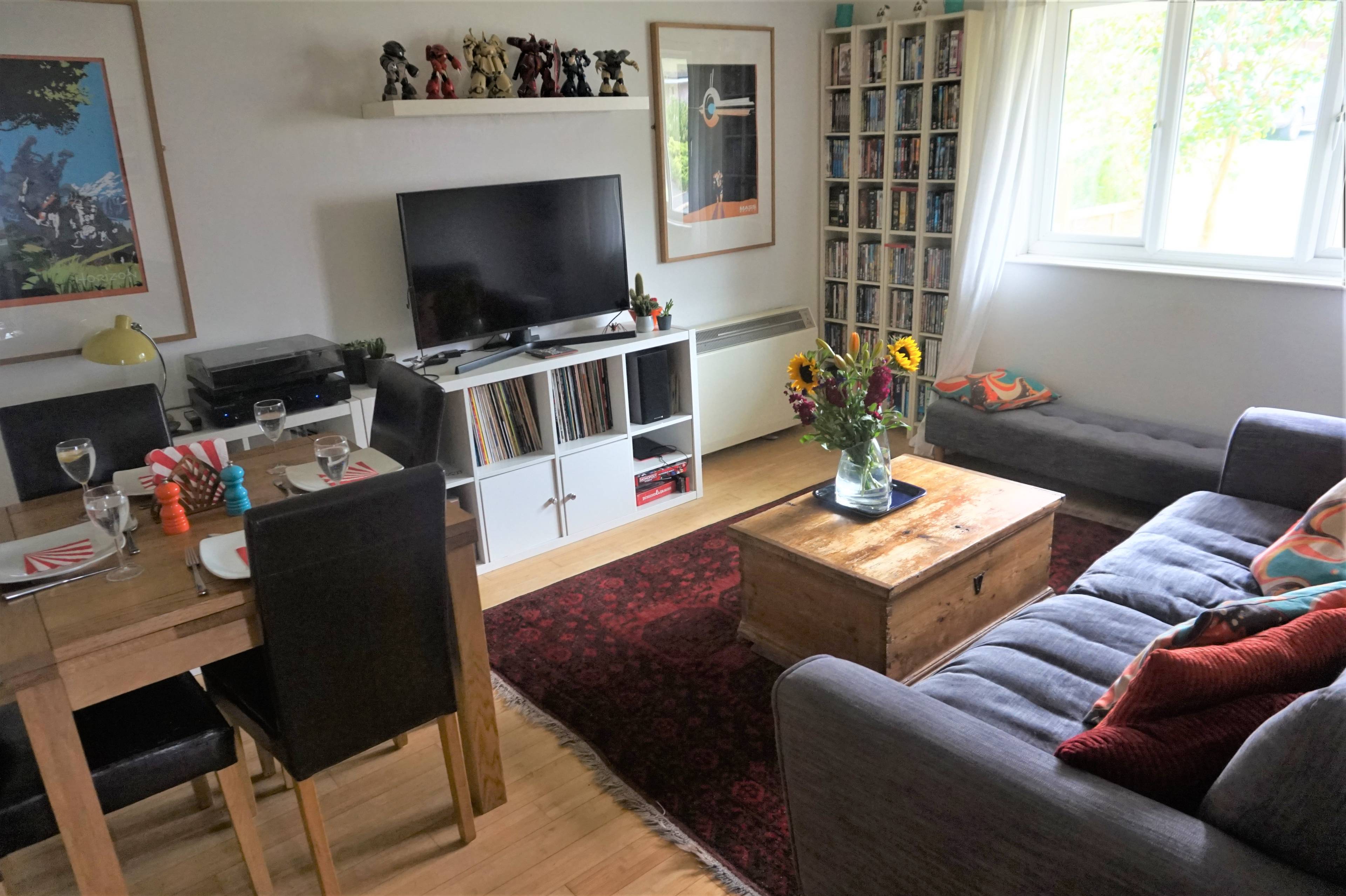 Lounge/Dining Room