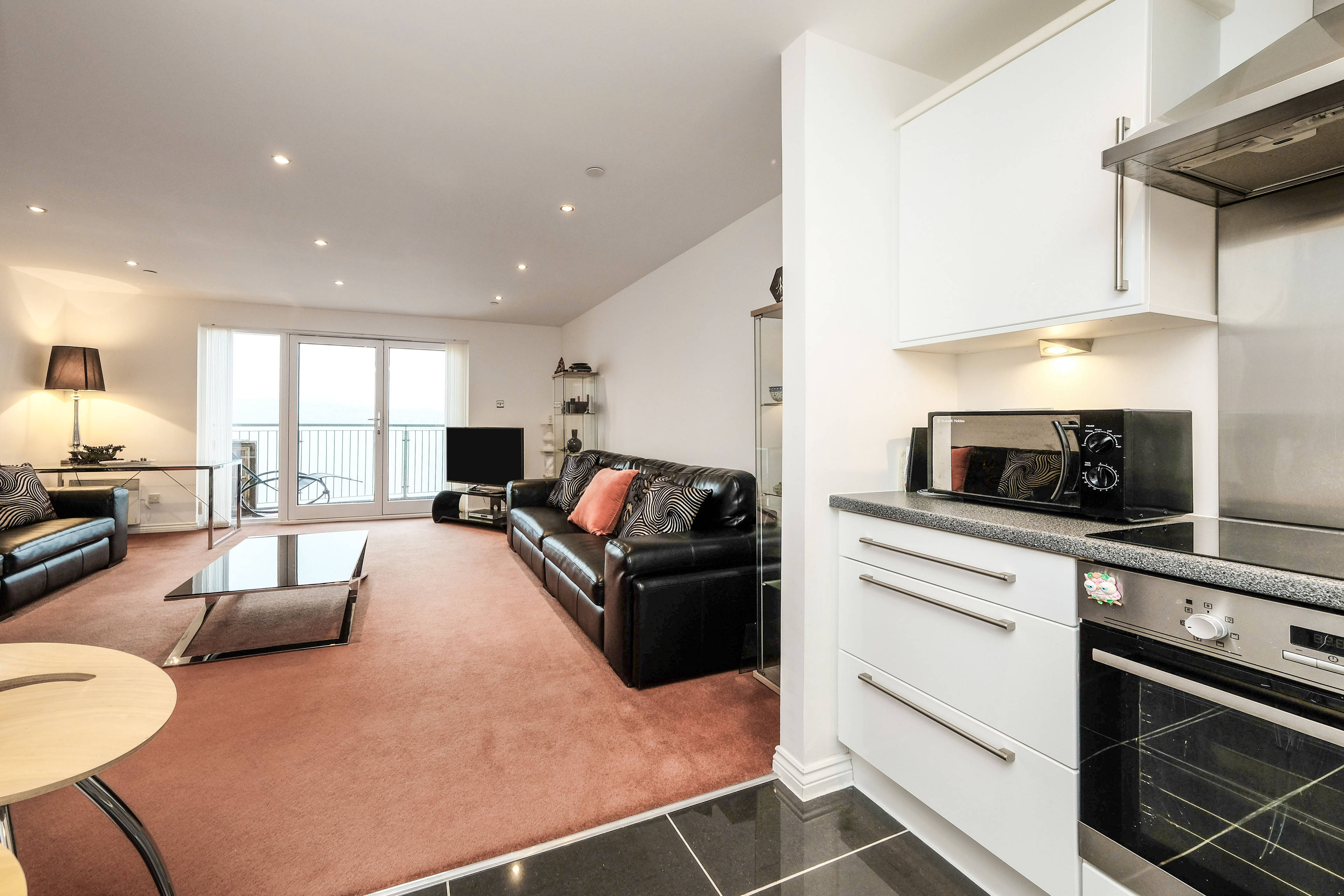 Lounge / Kitchen
