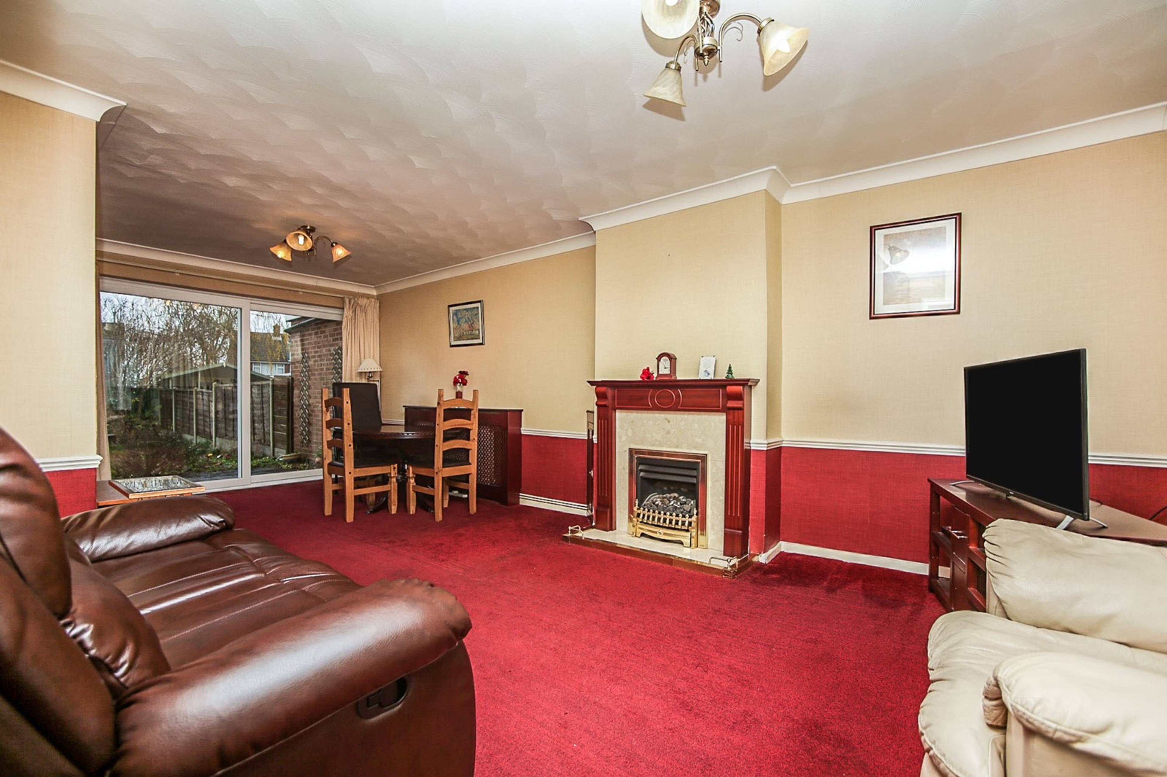 Lounge/Dining Room