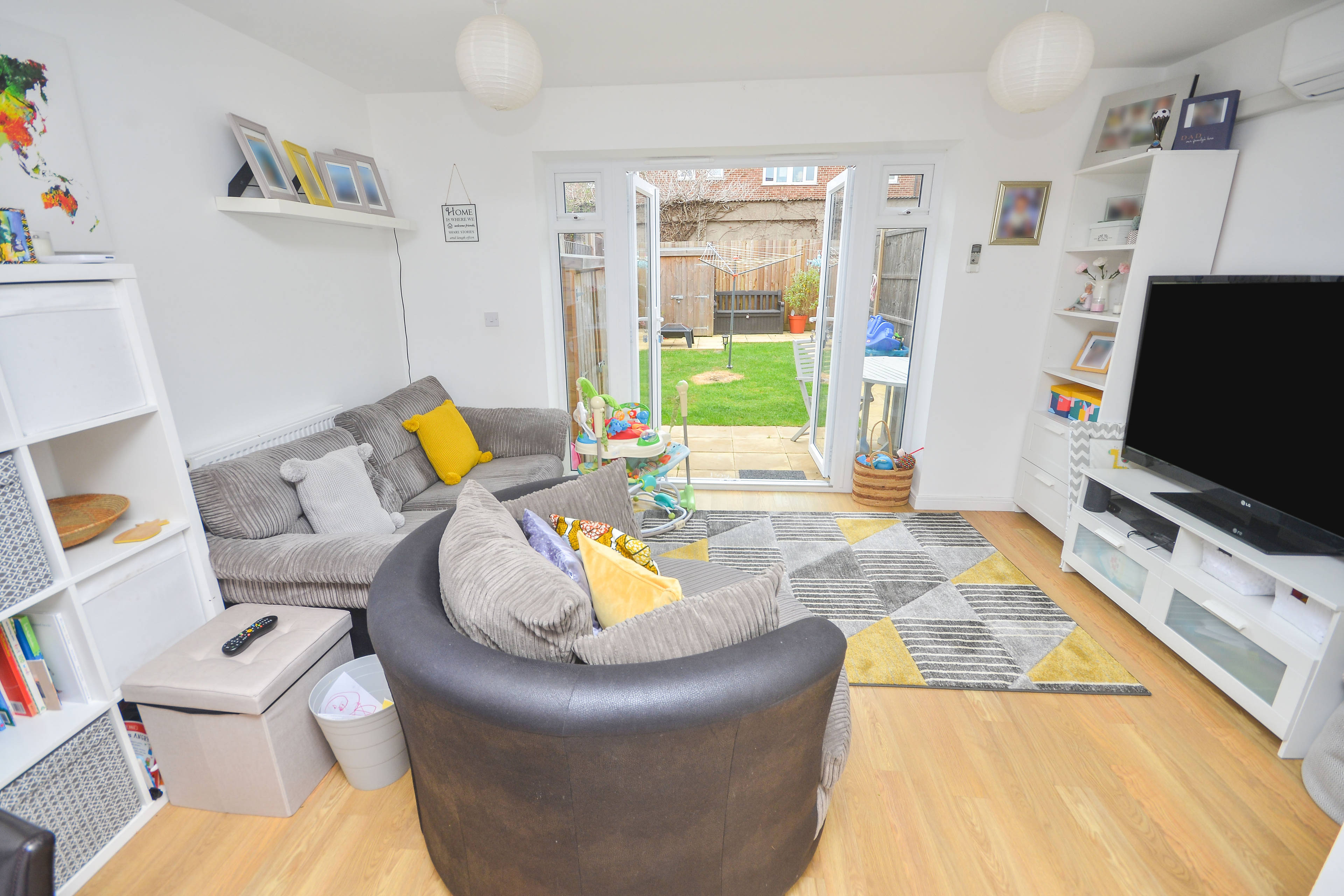 Lounge/Dining Room