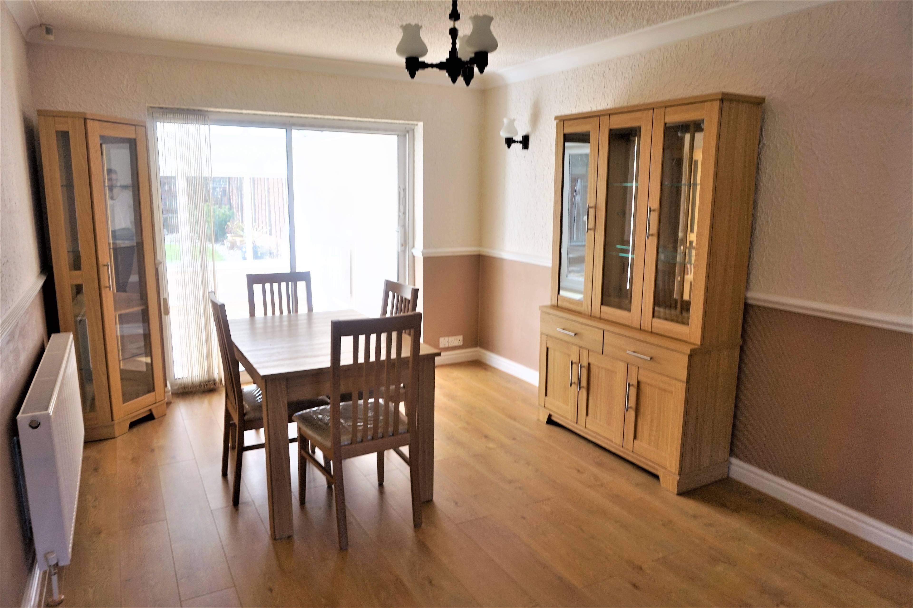 Lounge/Dining Room