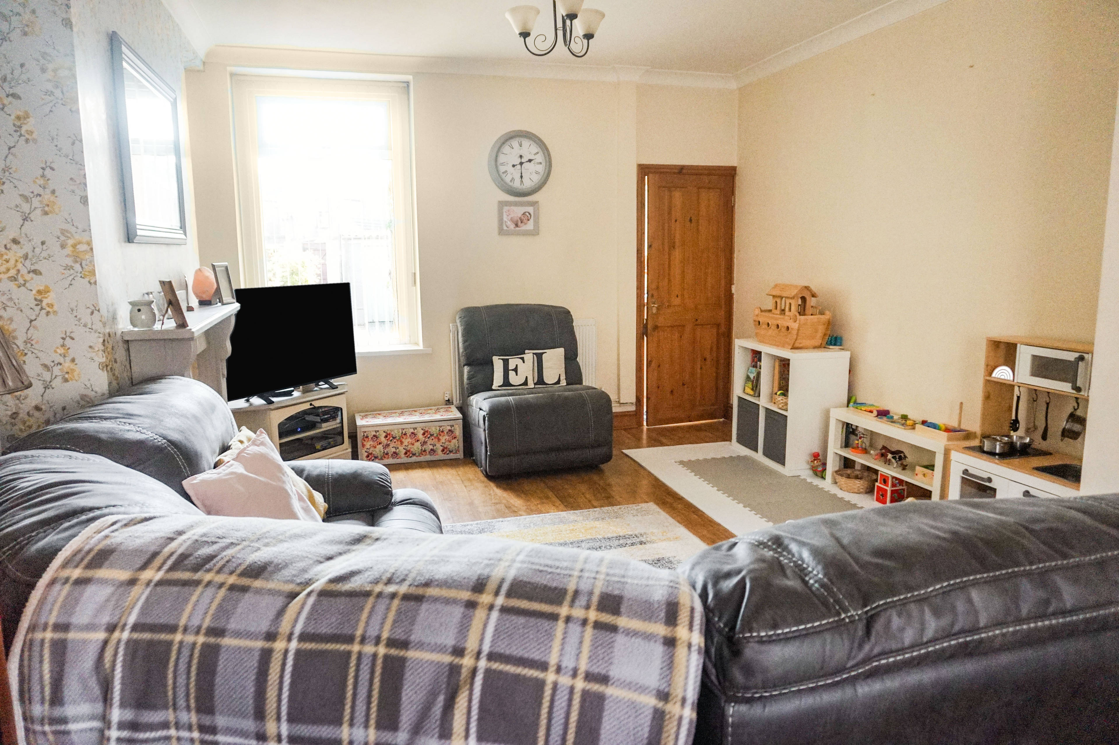 Lounge/Dining Room
