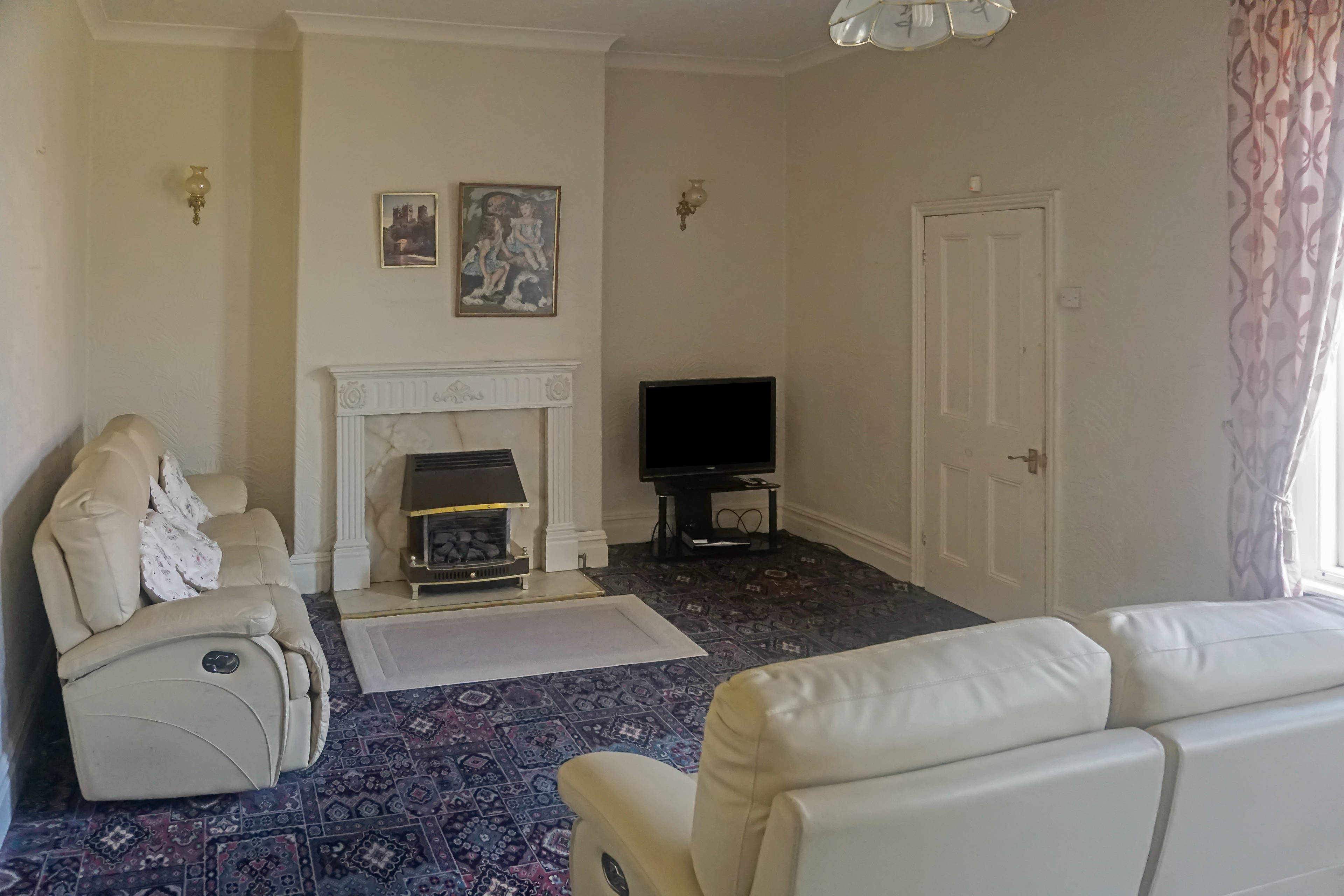 Lounge/Dining Room