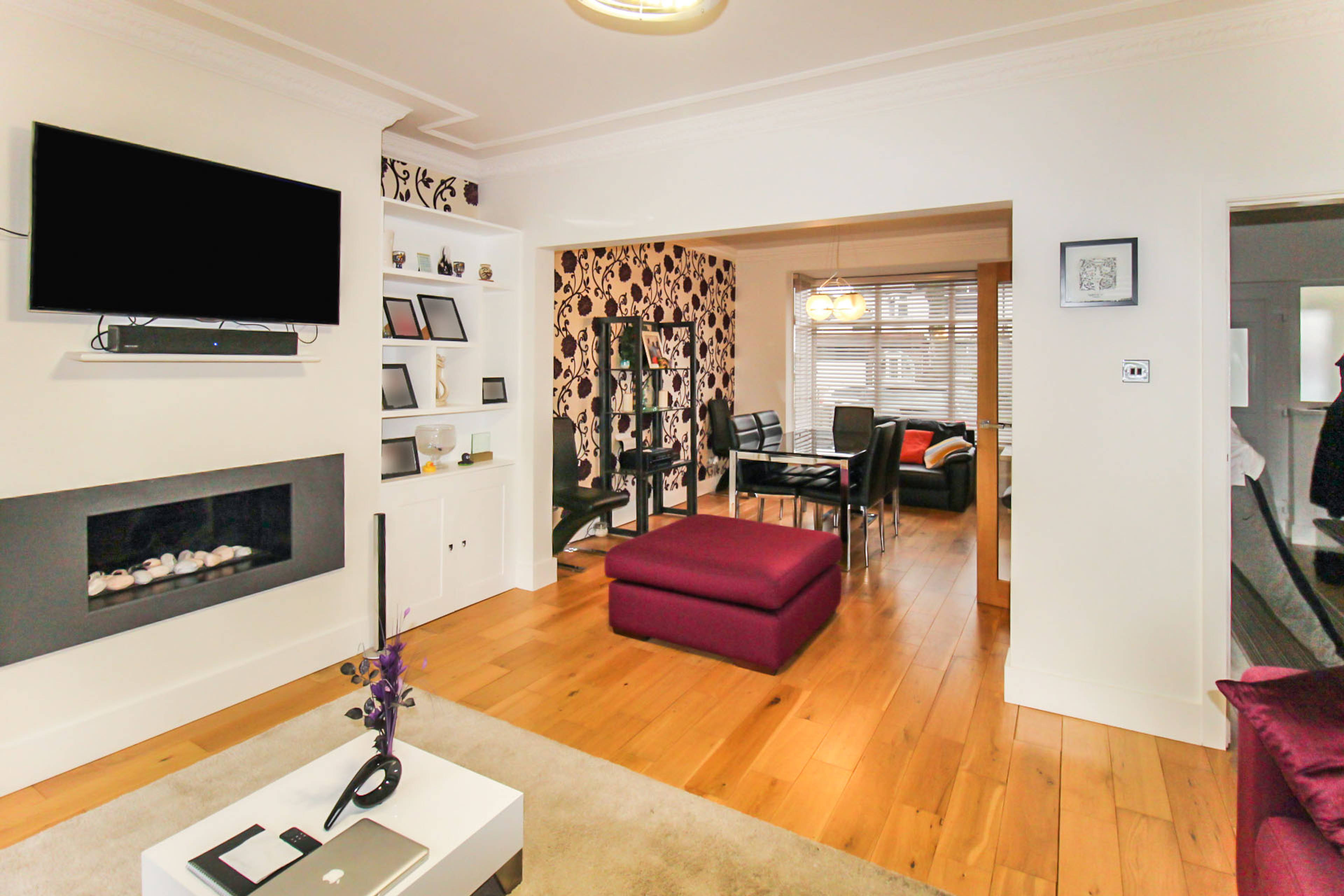Lounge/Dining Room