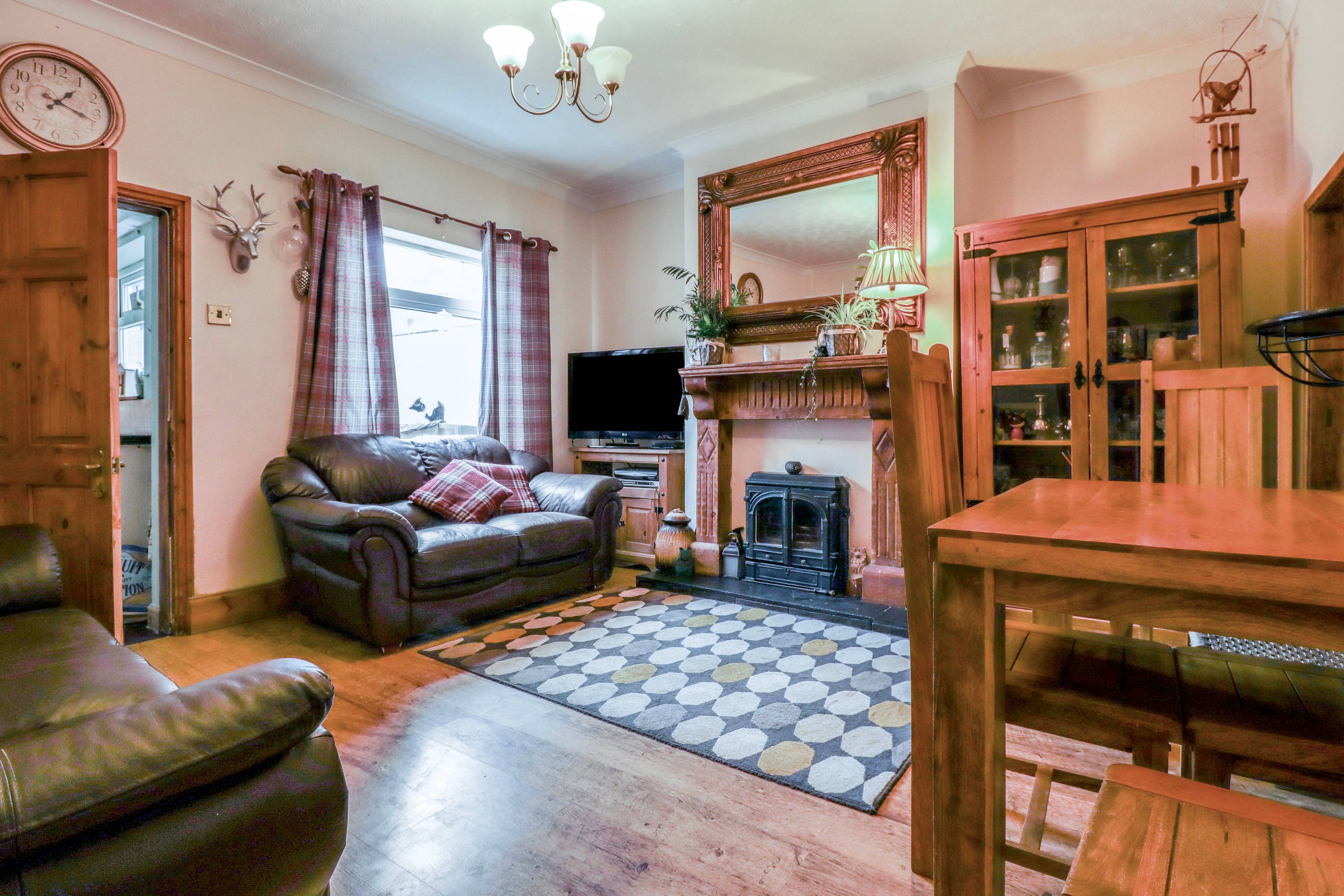 Lounge/Dining Room