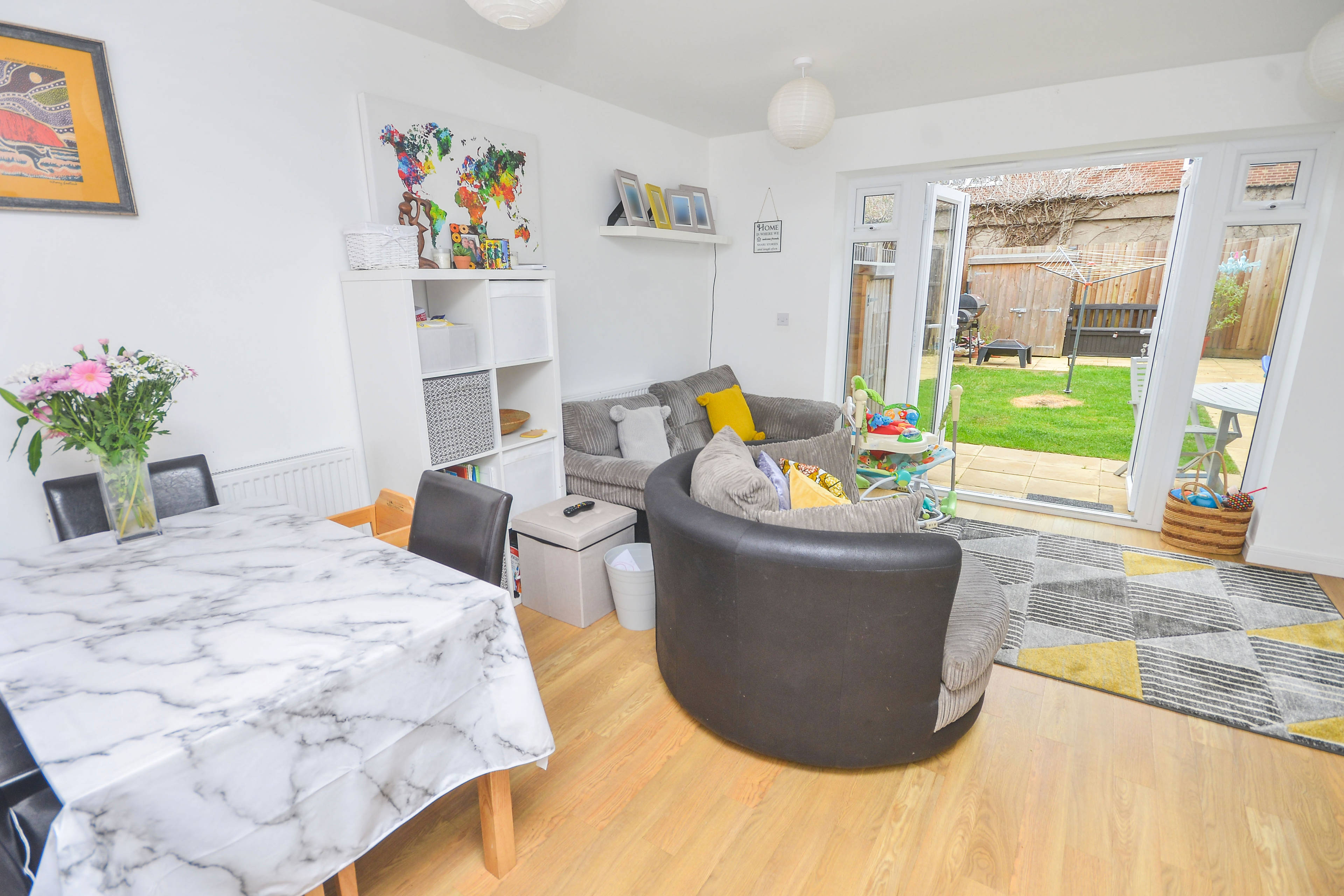Lounge/Dining Room