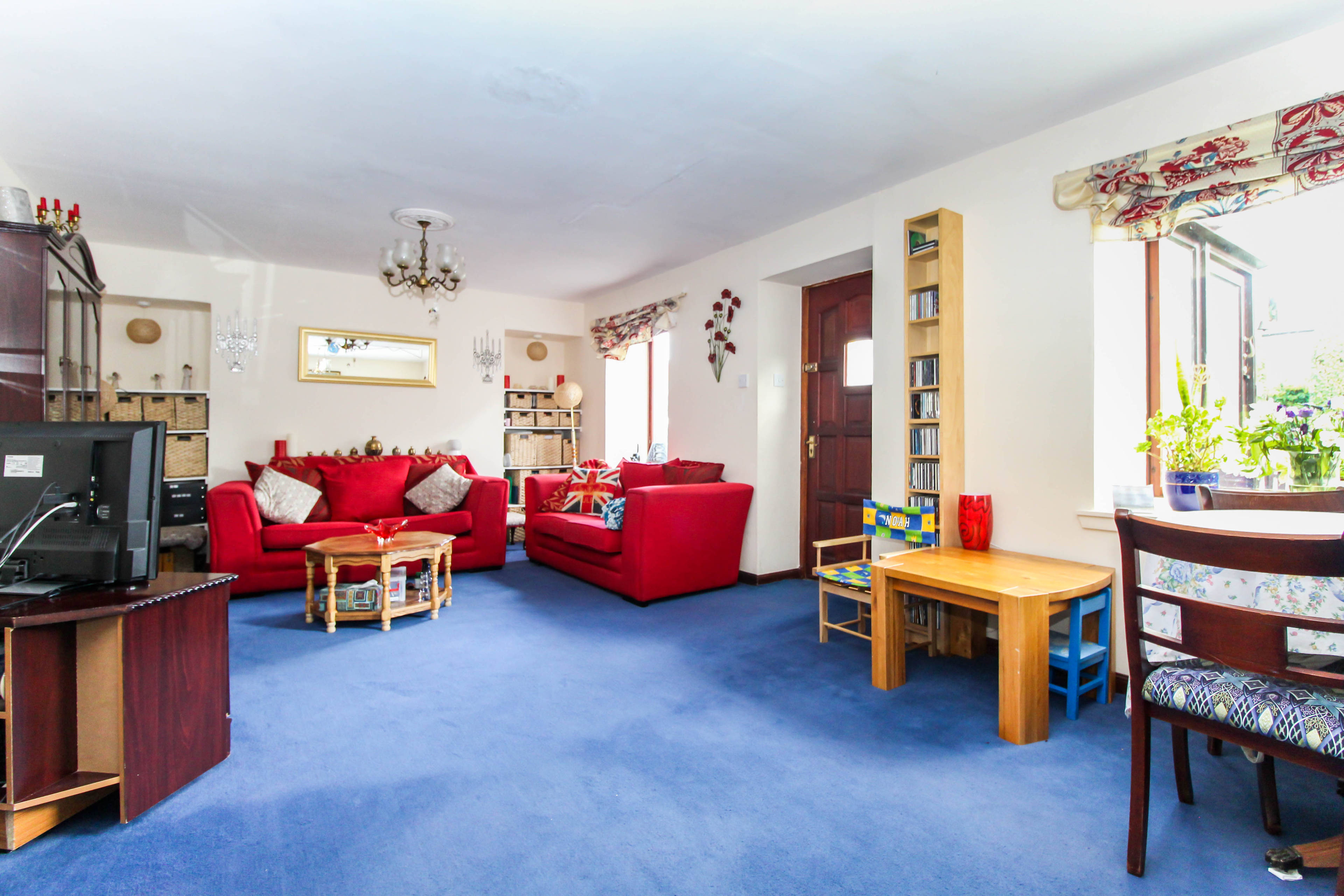 Lounge/Dining Room