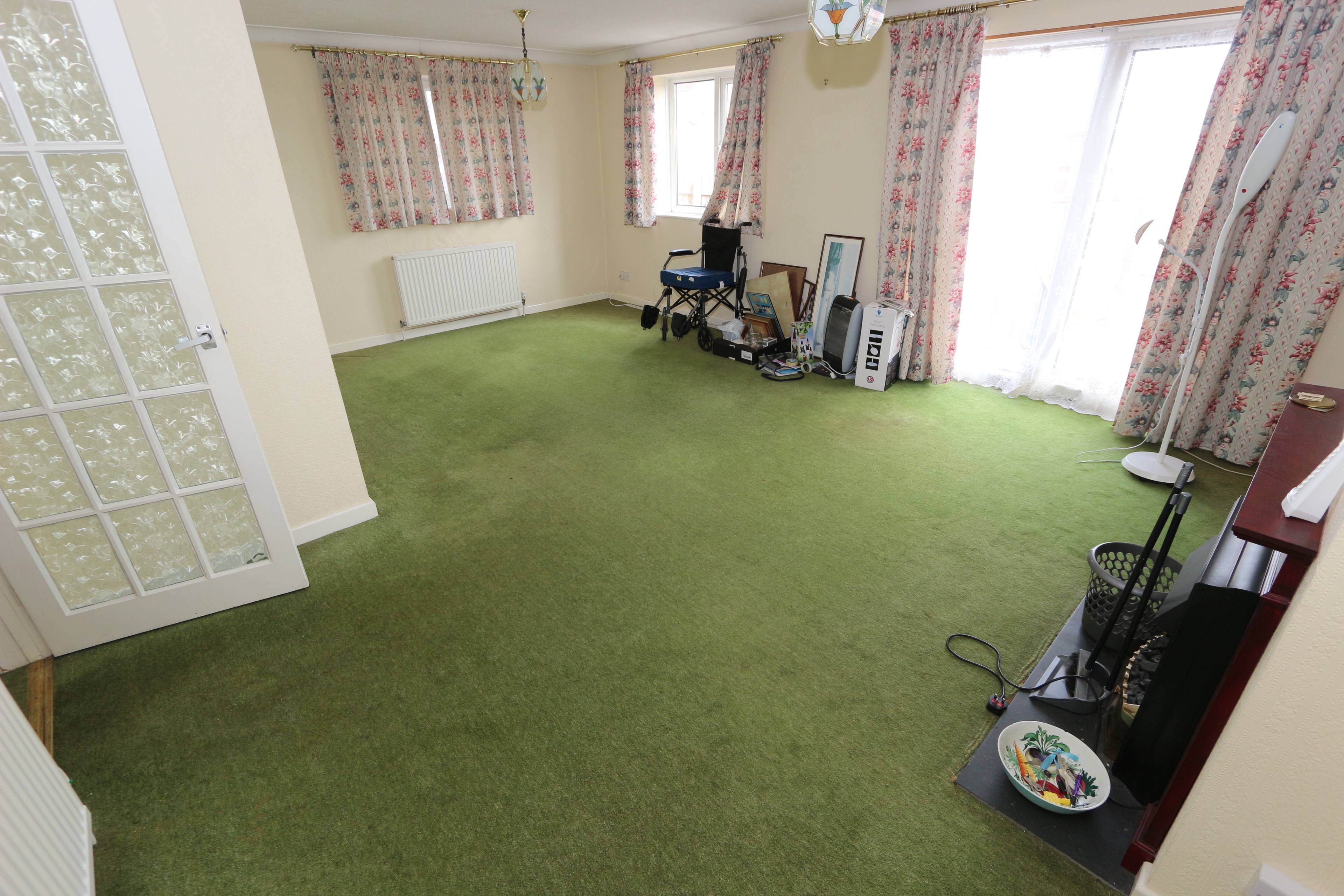 Lounge/Dining Room