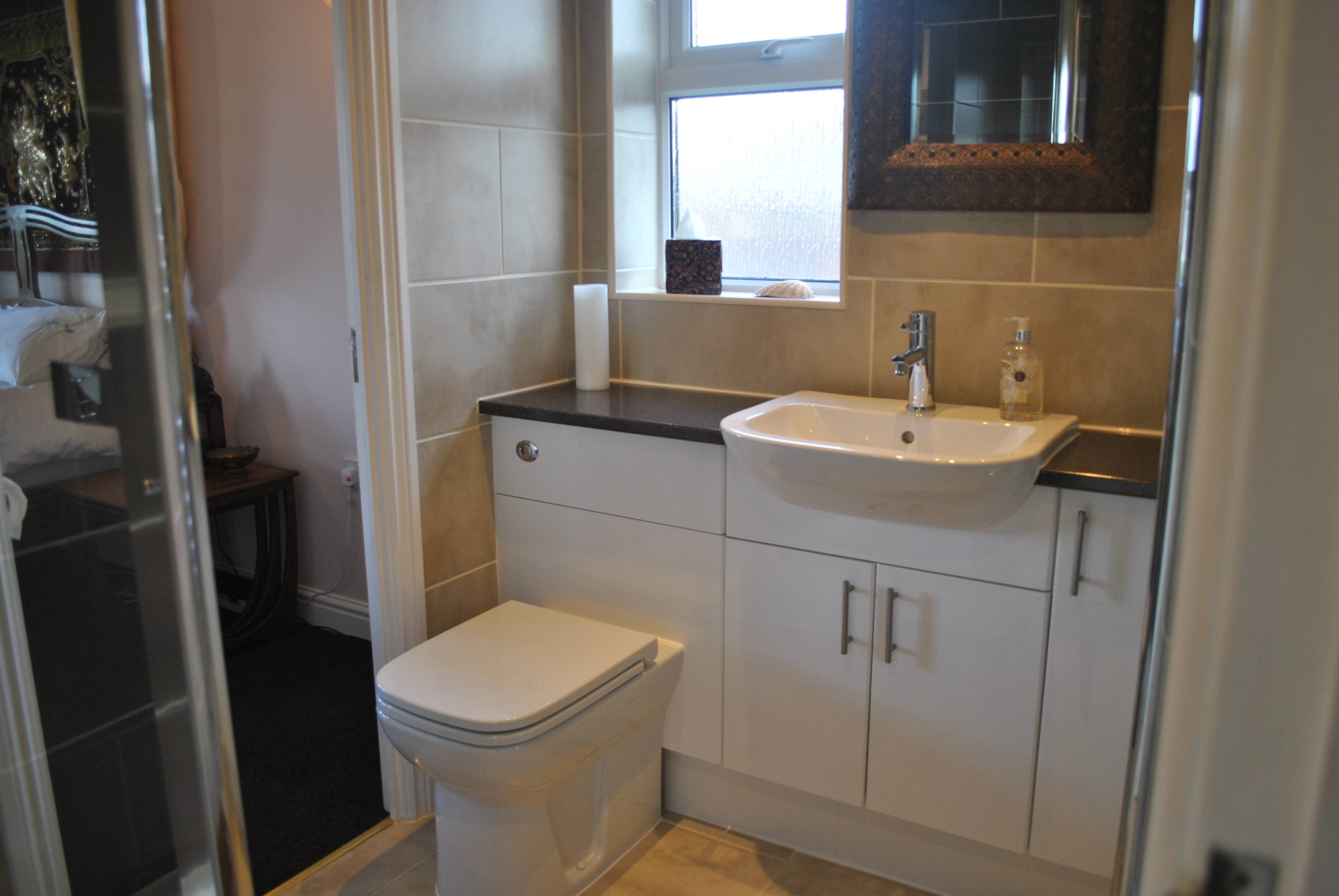 Jack & Jill En-suite