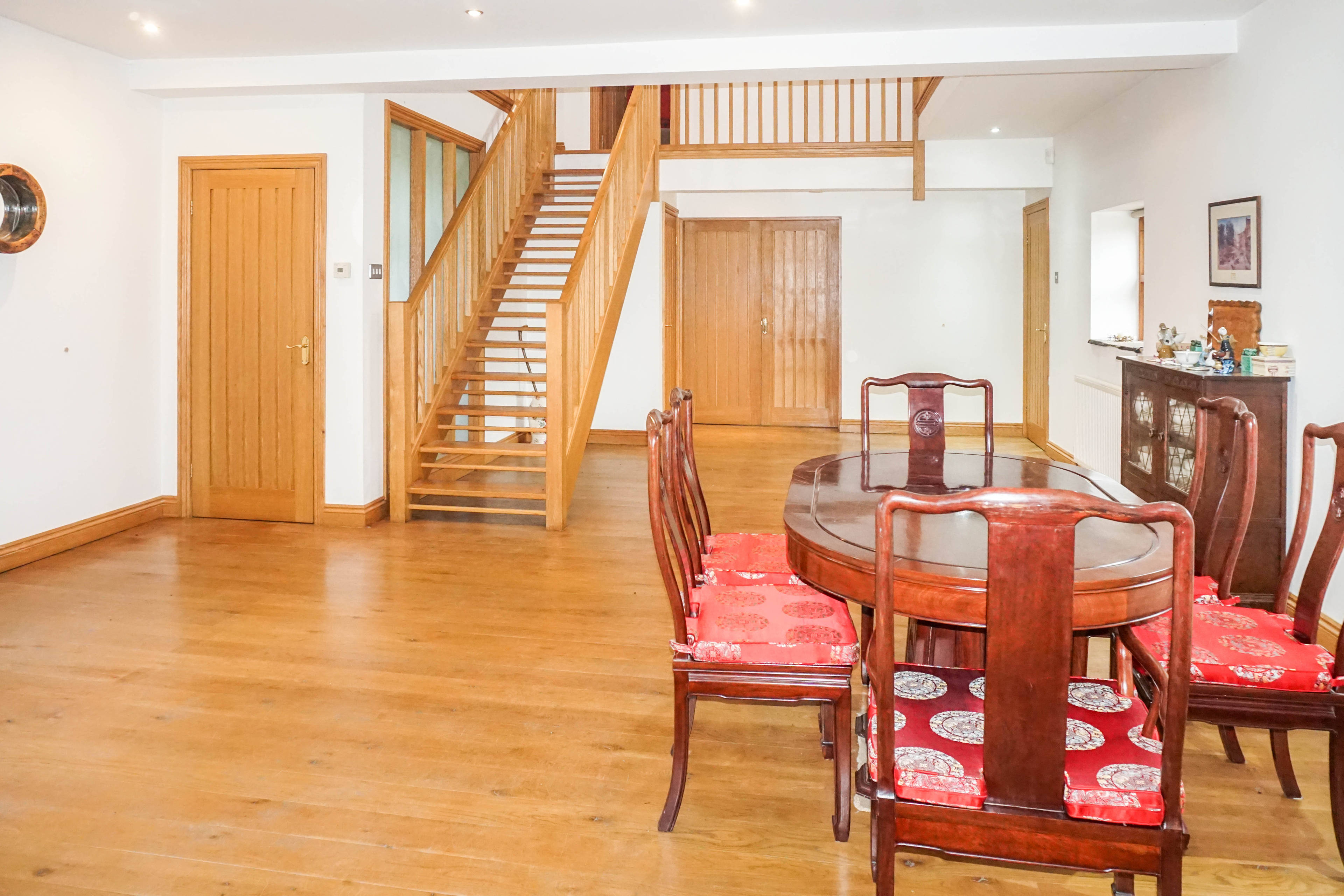 Lounge/Dining Room