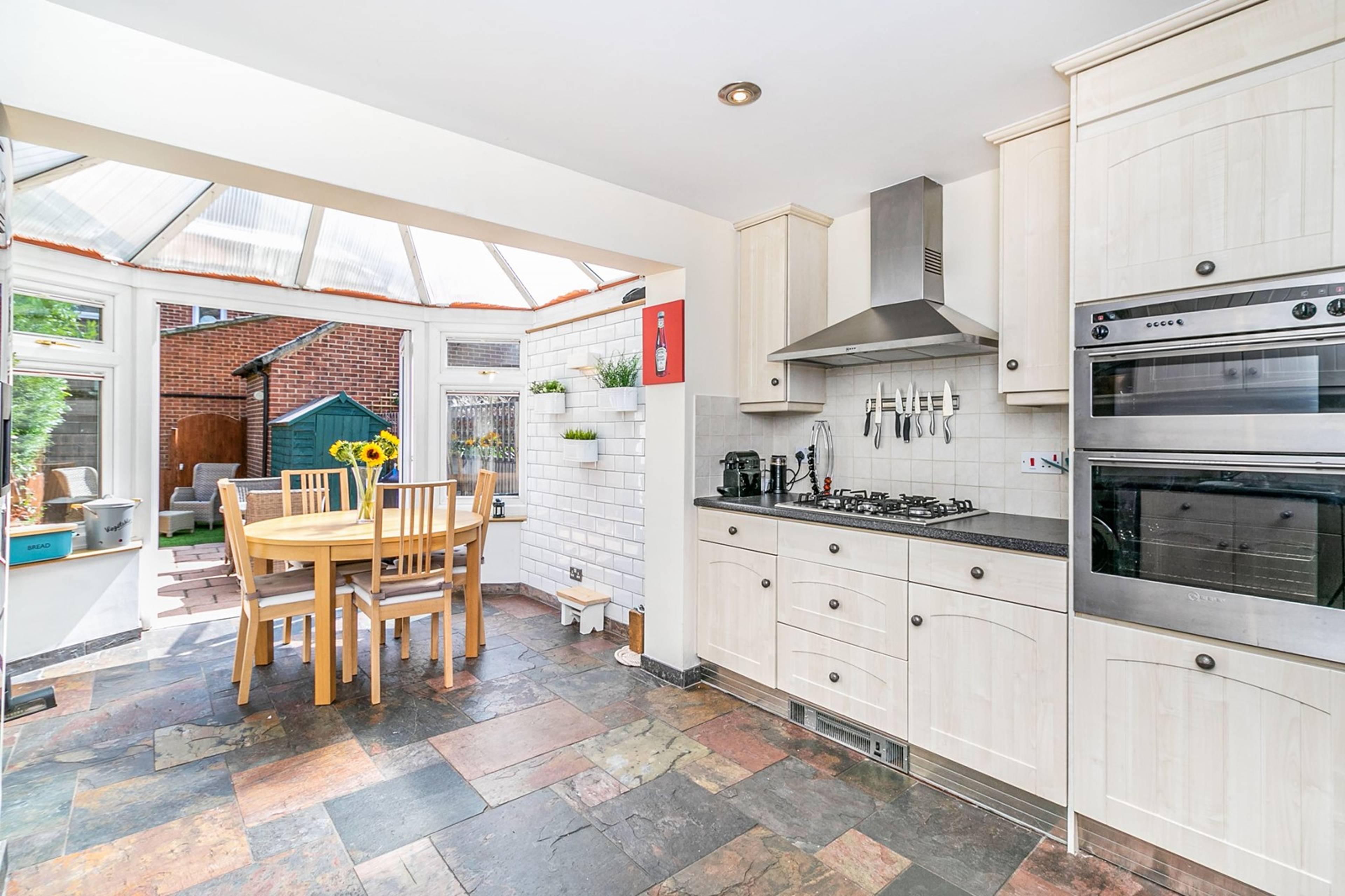 Kitchen/Breakfast