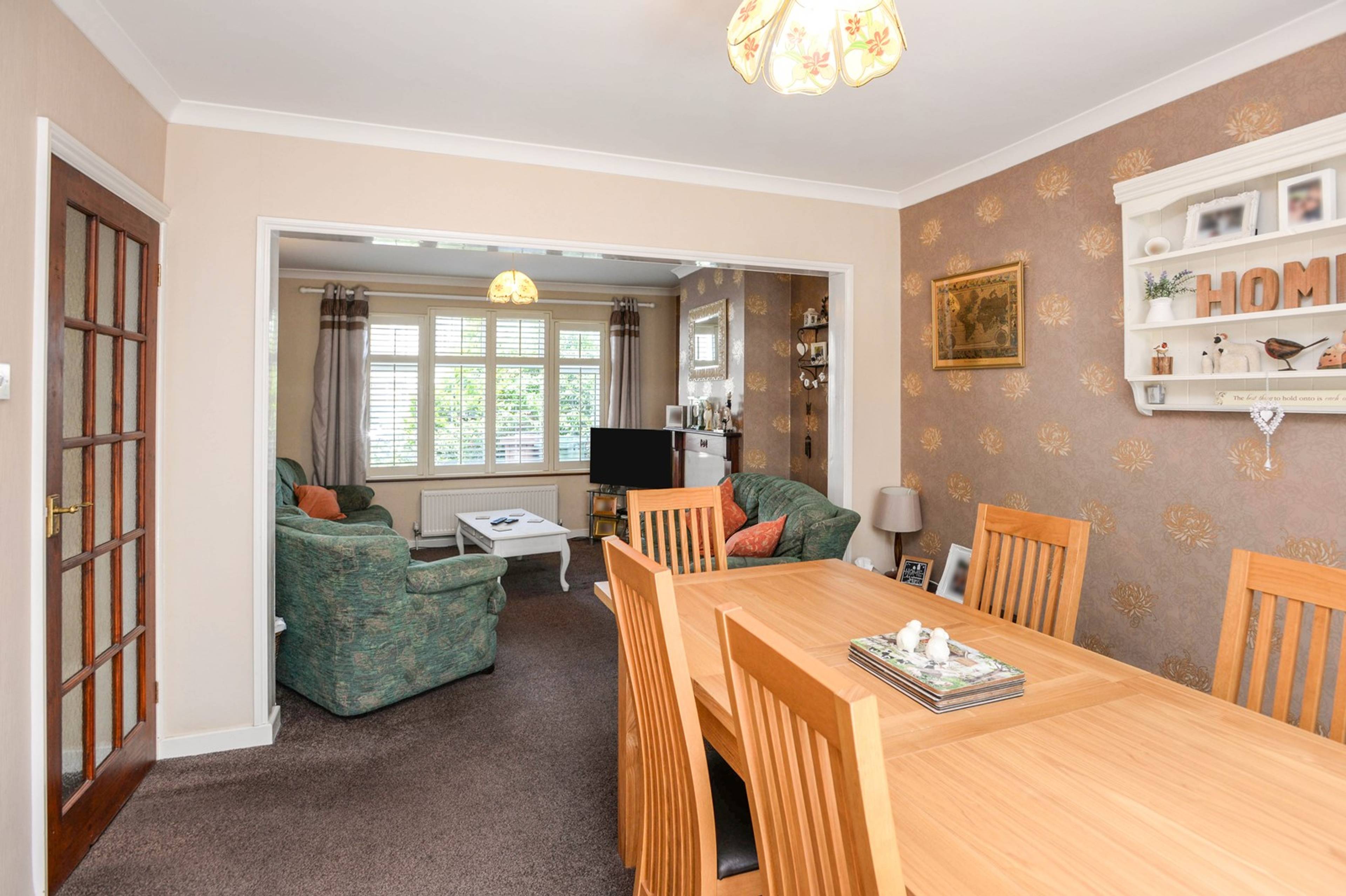 Lounge/Dining Room